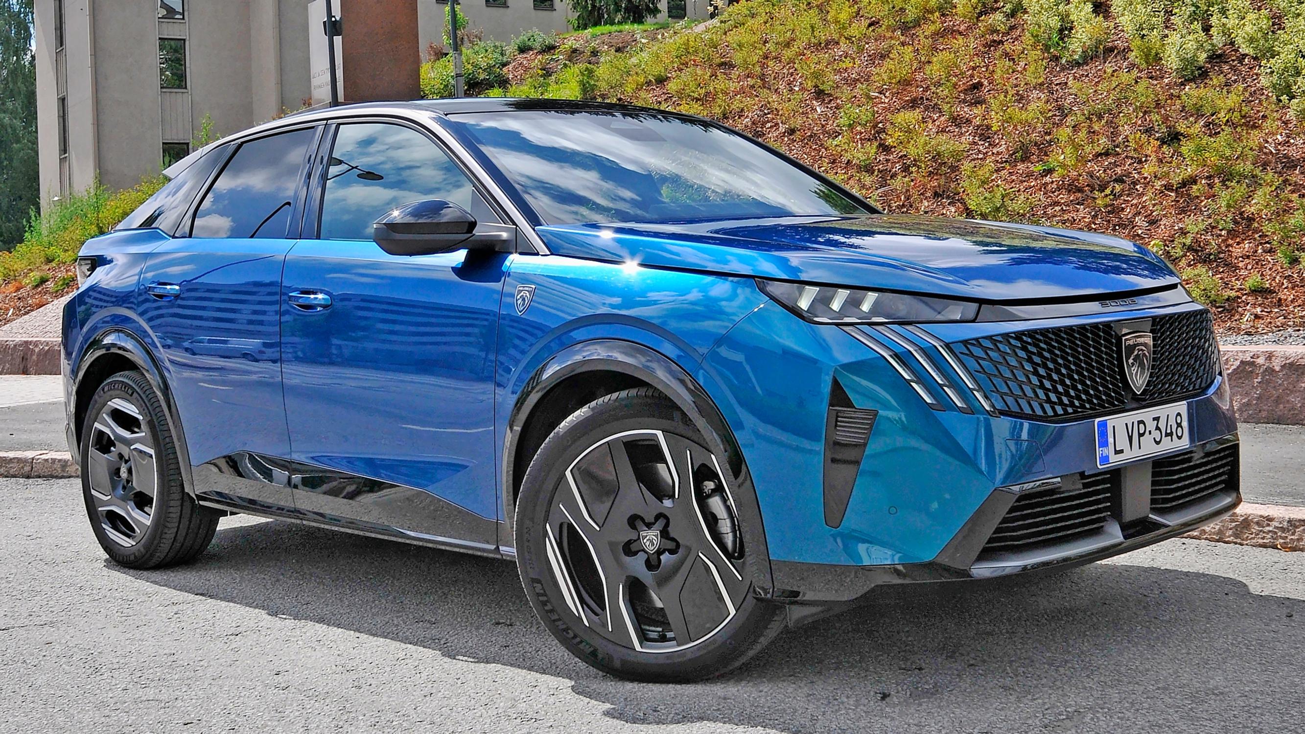 Uusi Peugeot E-3008 GT – Aistikas täyssähköinen tyylitaituri on aidosti Made in France