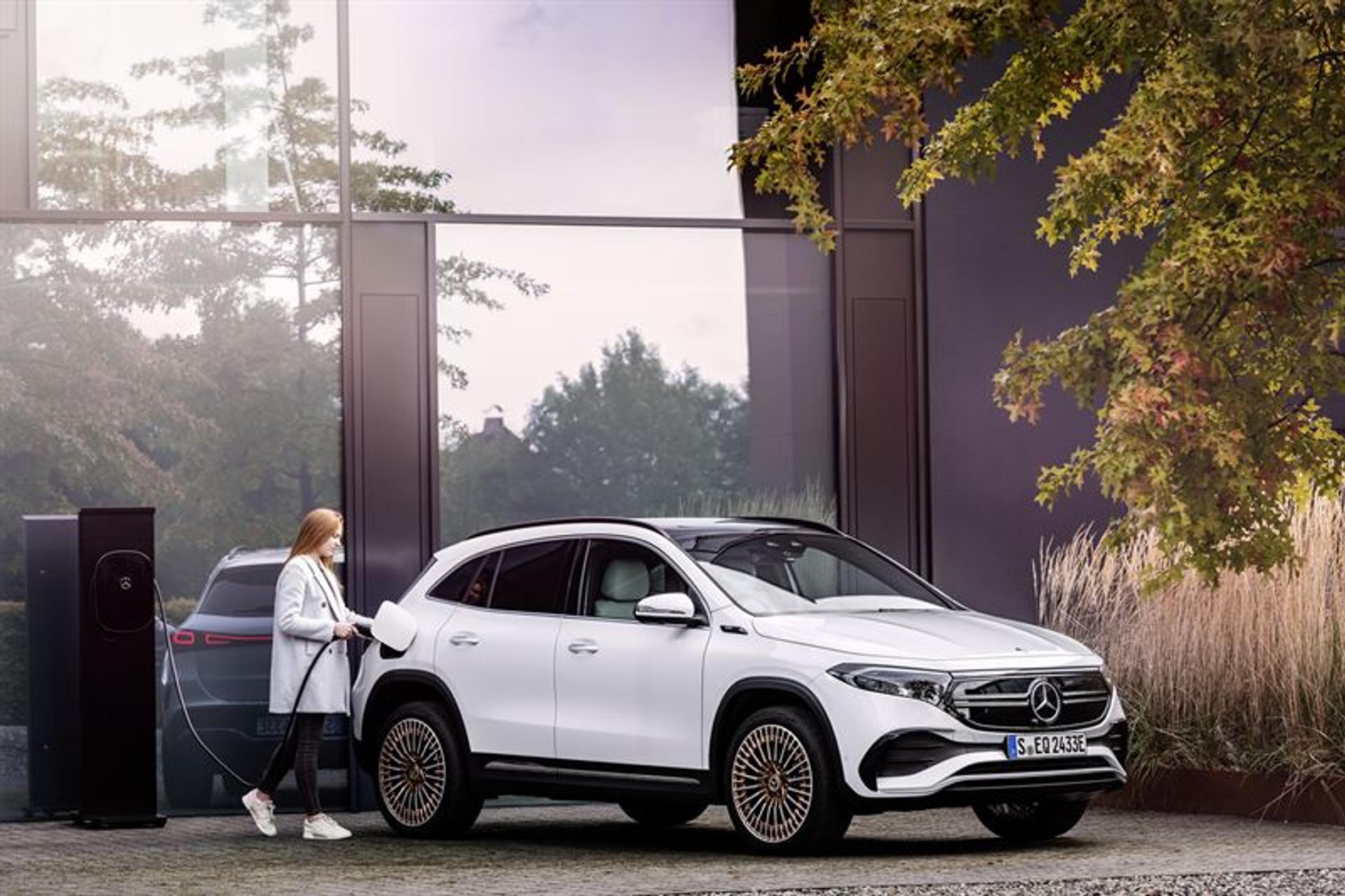 Mercedes-Benz EQA-sähköauton hinnasto alkaa 49 970 eurosta
