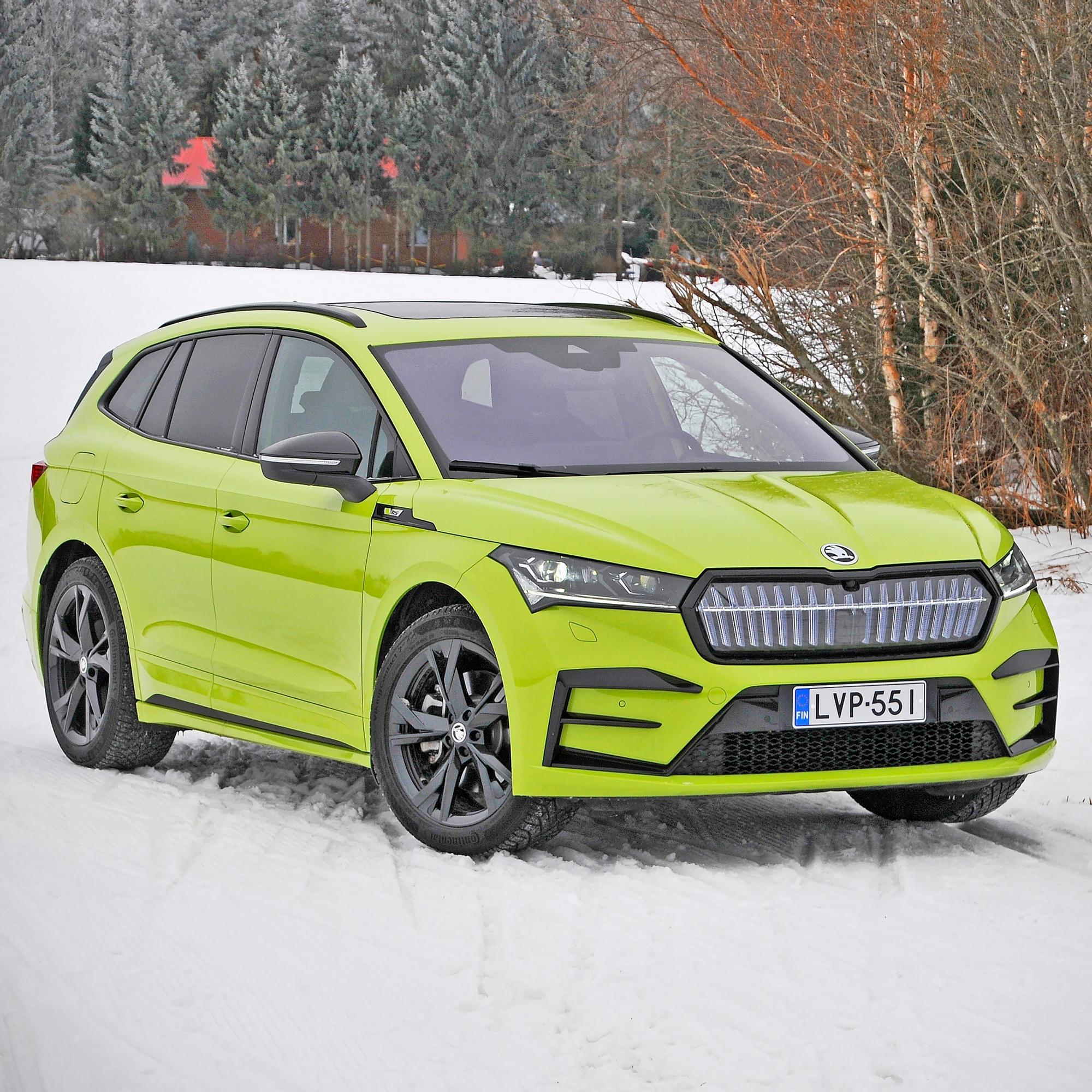 Uusi Škoda Enyaq 85x 4x4 RS – Entistä pätevämpi ja edullisempi täyssähköinen neliveto – Katso video