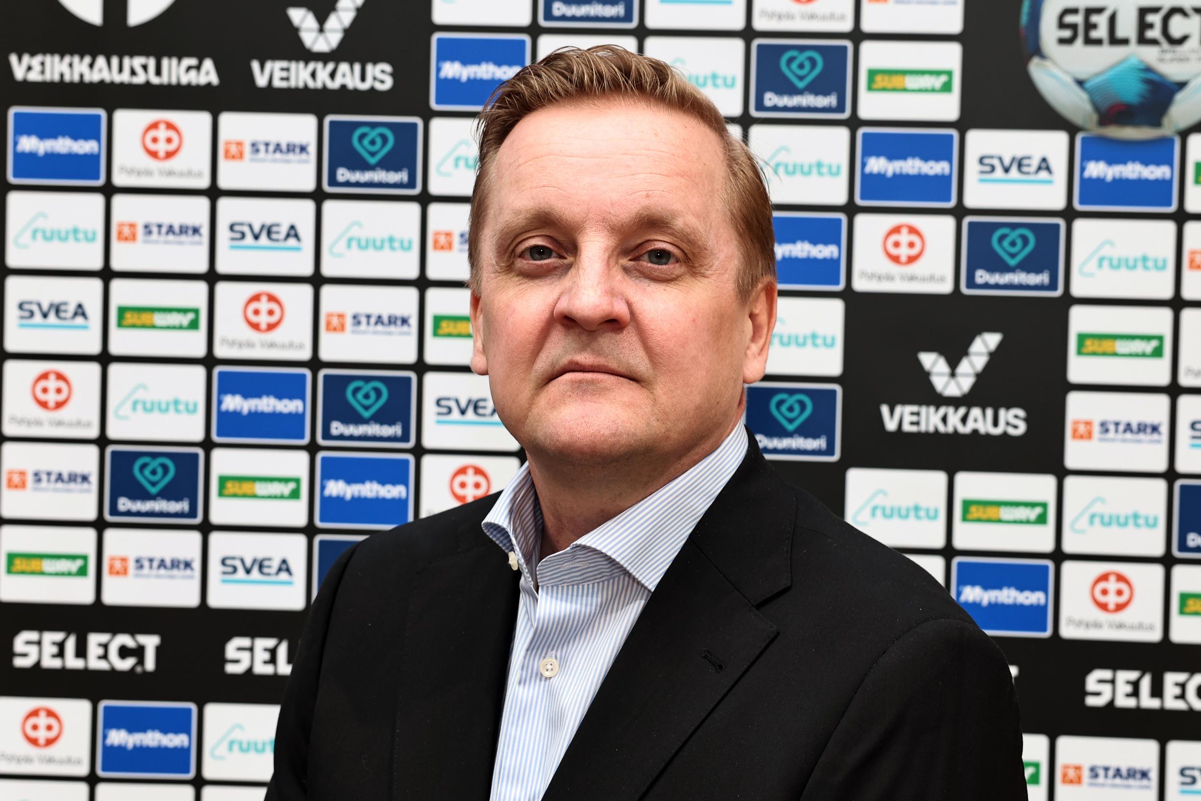 Jarkko Wissin KuPS tavoittelee europeleistä vastavoimaa HJK:n resurssiylivoimalle – kovista tavoitteista jääminen olisi "yhteisöllisesti kova takaisku"