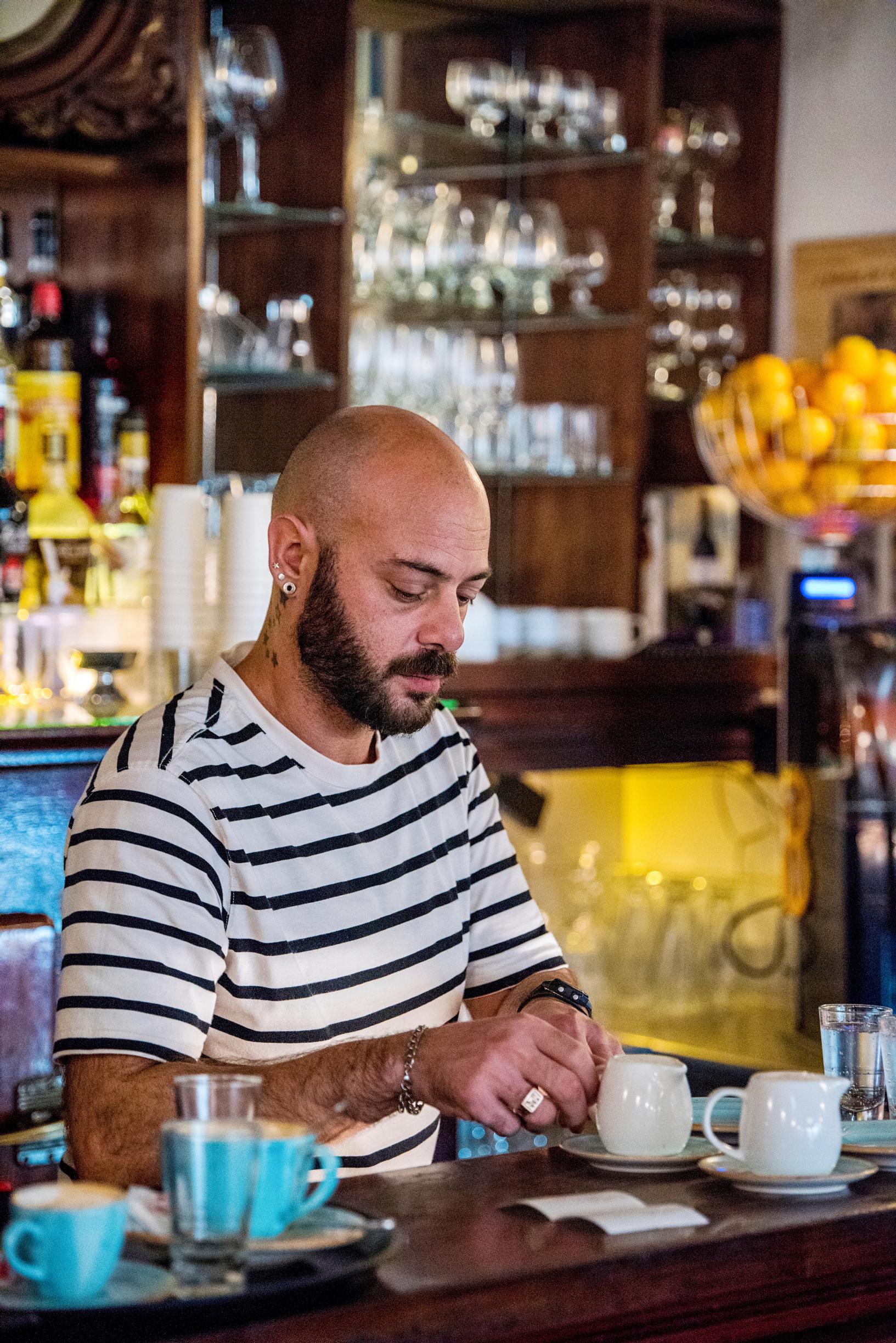 Uruguayn pääkaupunki Montevideosta löytyy hyvä ravintoloita ja idyllisiä kahviloita. Café Brasilero sijaitsee vanhankaupungin eli Ciudad Viejan alueella