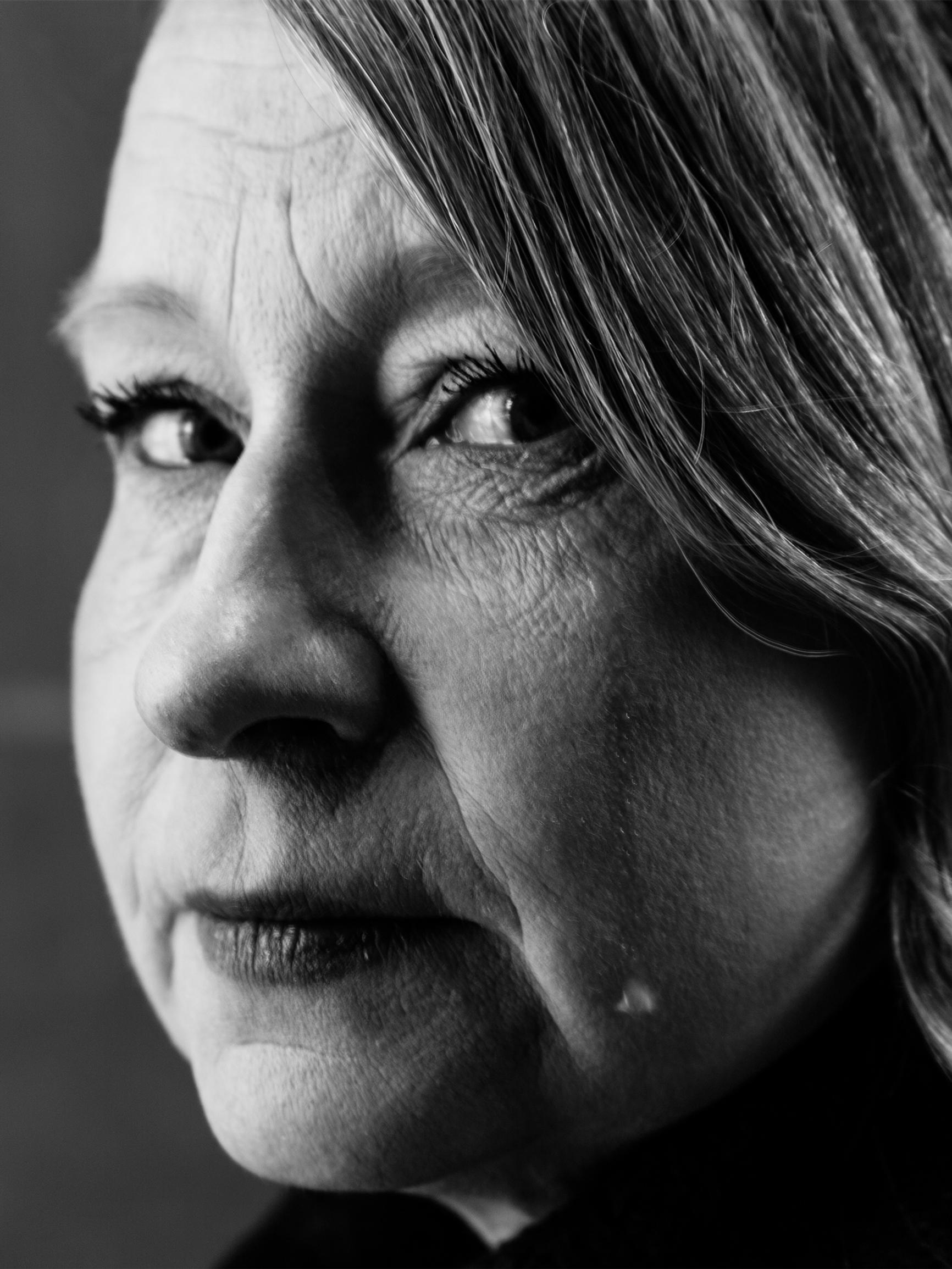 Mari Hynninen oli uupua, kun häntä tarvitsivat samaan aikaan lapset ja muistisairas äiti