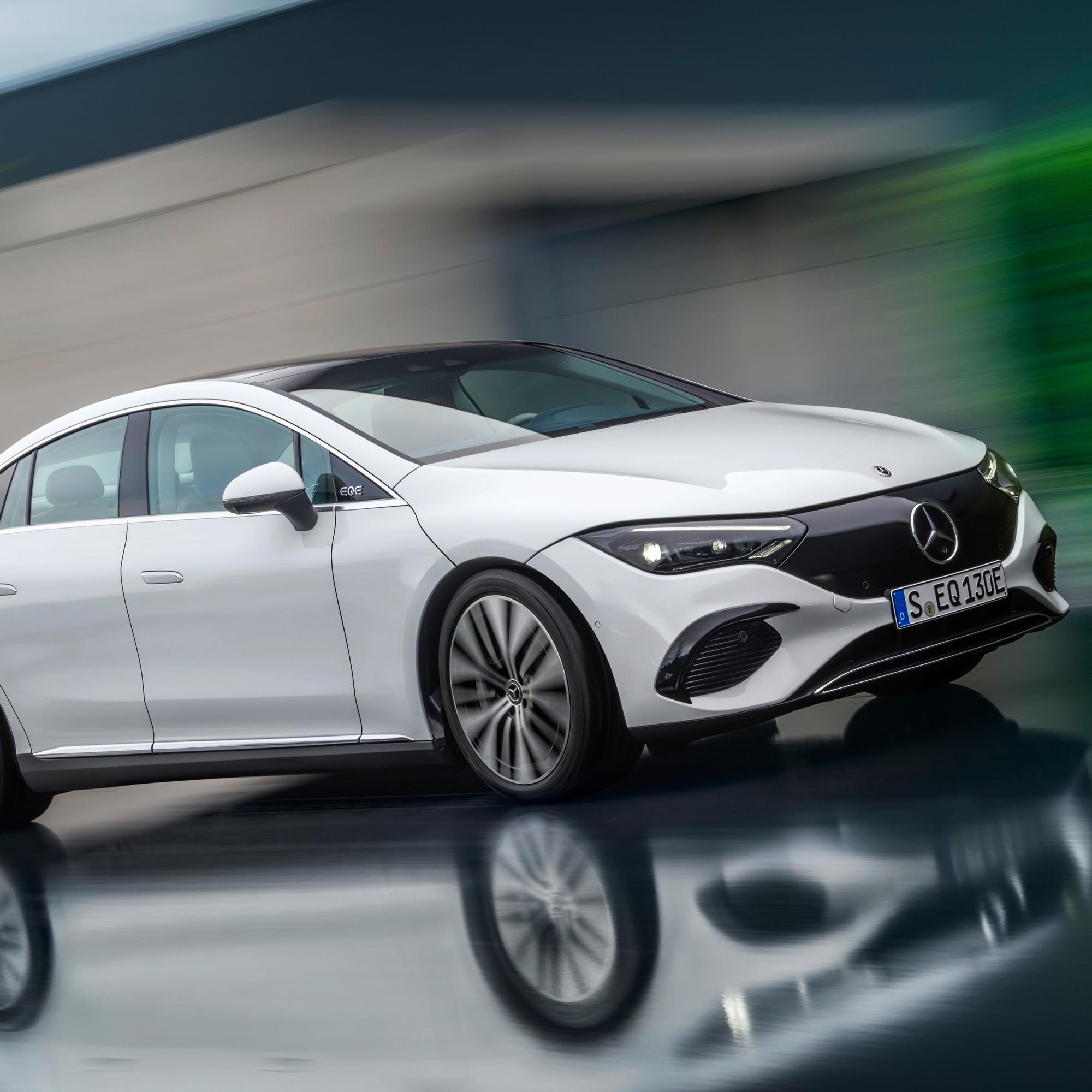 Mercedes-Benz EQE: Onko E-sarjalaisen kokoinen täyssähköinen Mercedes taksitolpan uusi kuningas? 
