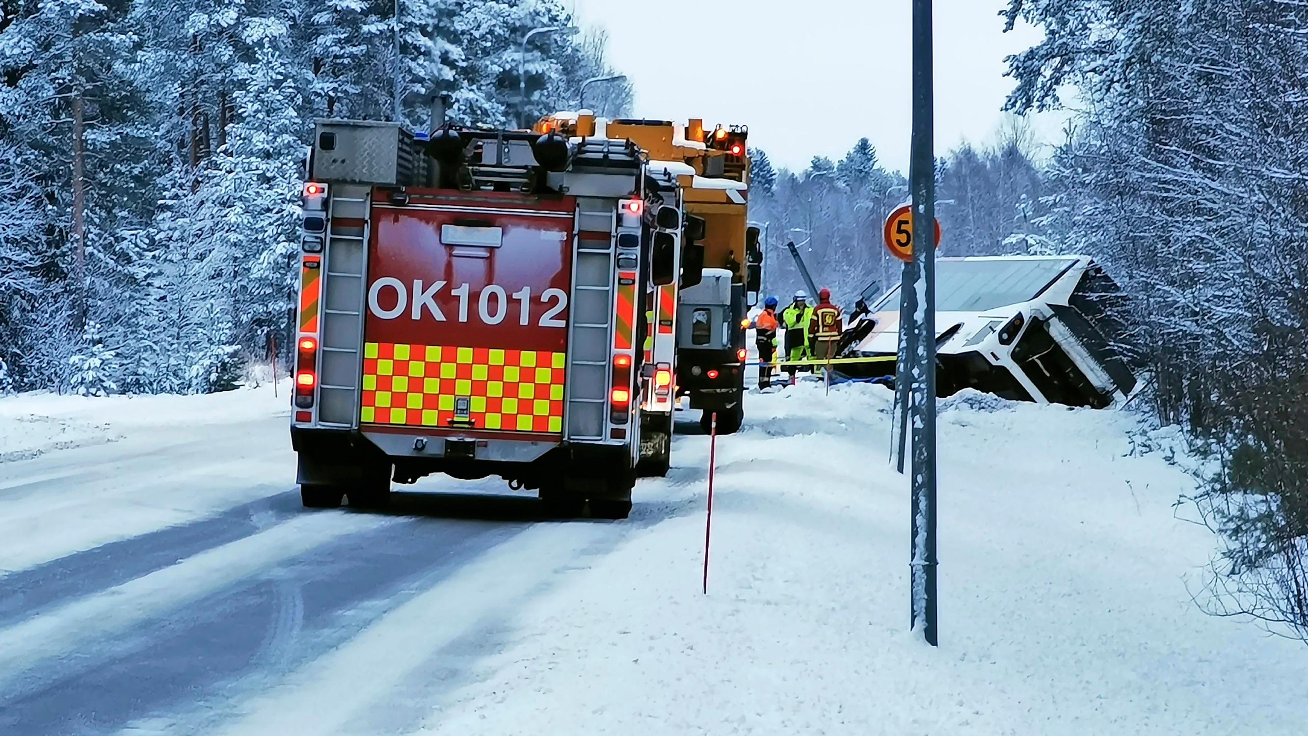 Talviautoilussa on riskinsä, mutta vielä vaarallisempaa tieliikenteessä kesällä – ja tästä se johtuu