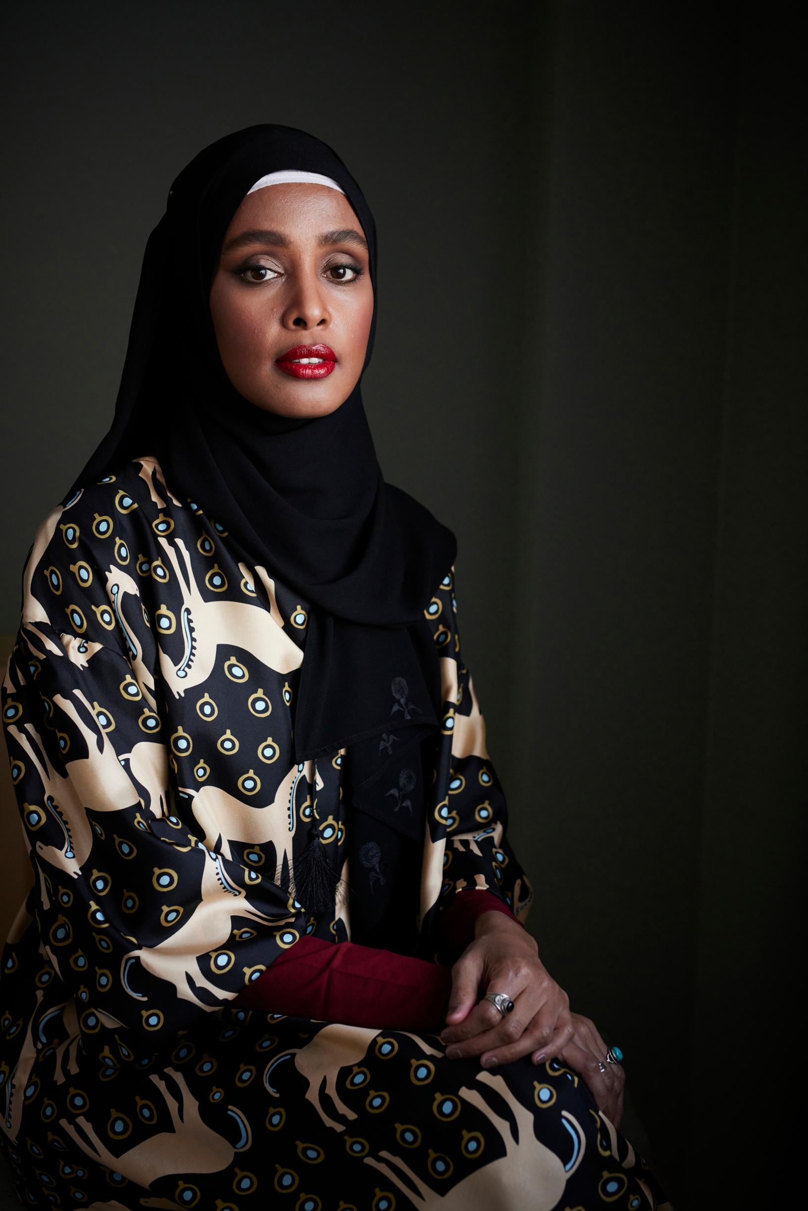 Maryan Abdulkarim katsoo kameraan.