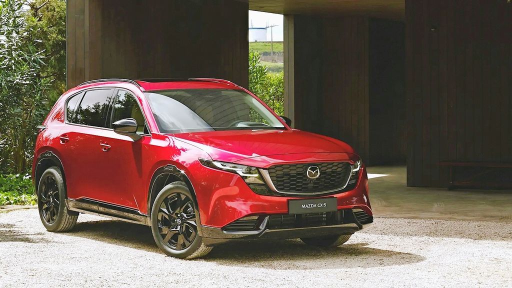 Mazda esitteli täysin uuden CX-5:n – Pituus kasvoi, tavaratila laajeni ja ohjaamoon tuli jättinäyttö