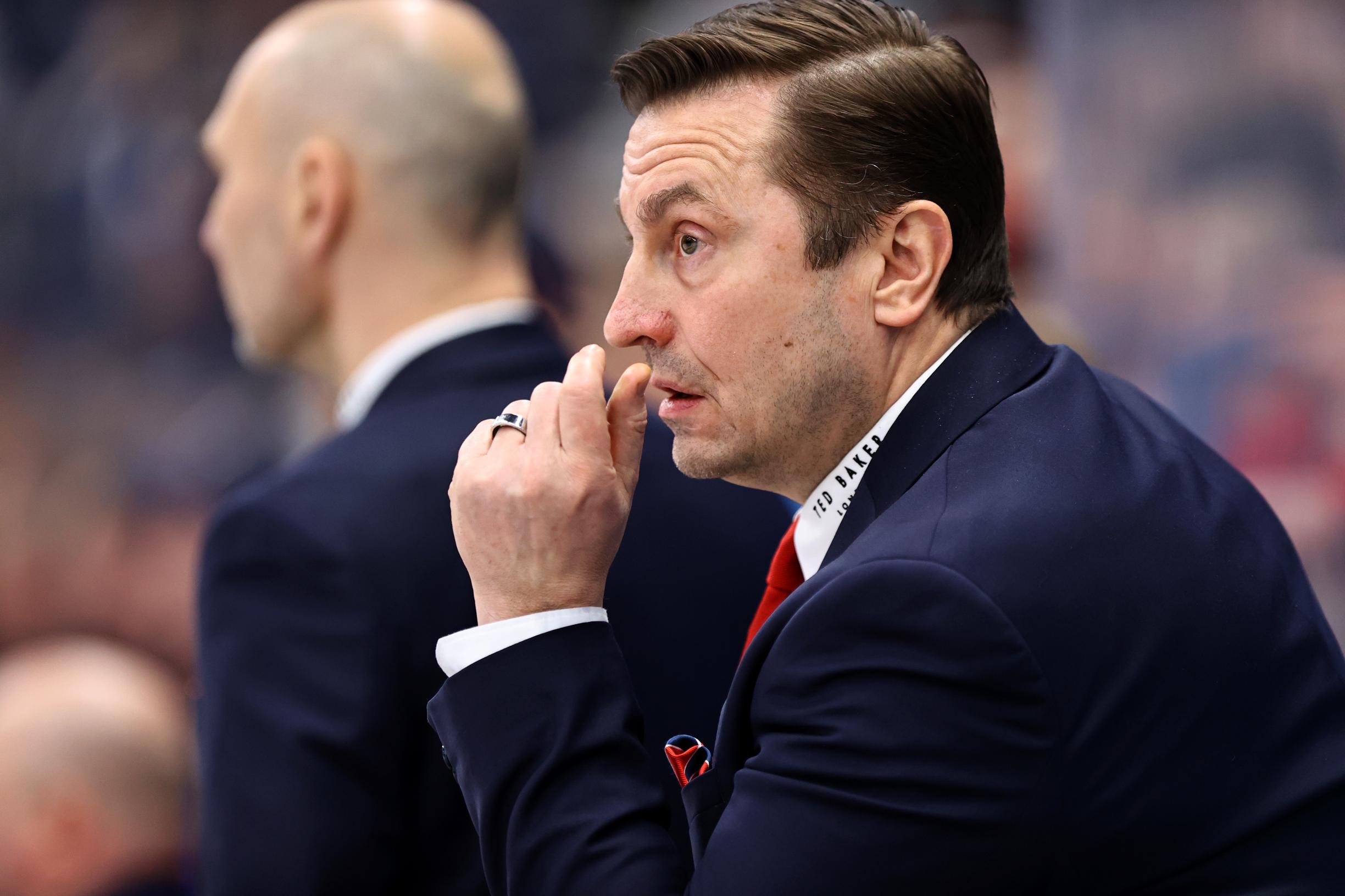 HIFK avasi pudotuspelit ja farssi on heti muhimassa, valmistautuiko Ville Peltonen väärää vastustajaa vastaan? – "Viheliäinen ongelma"