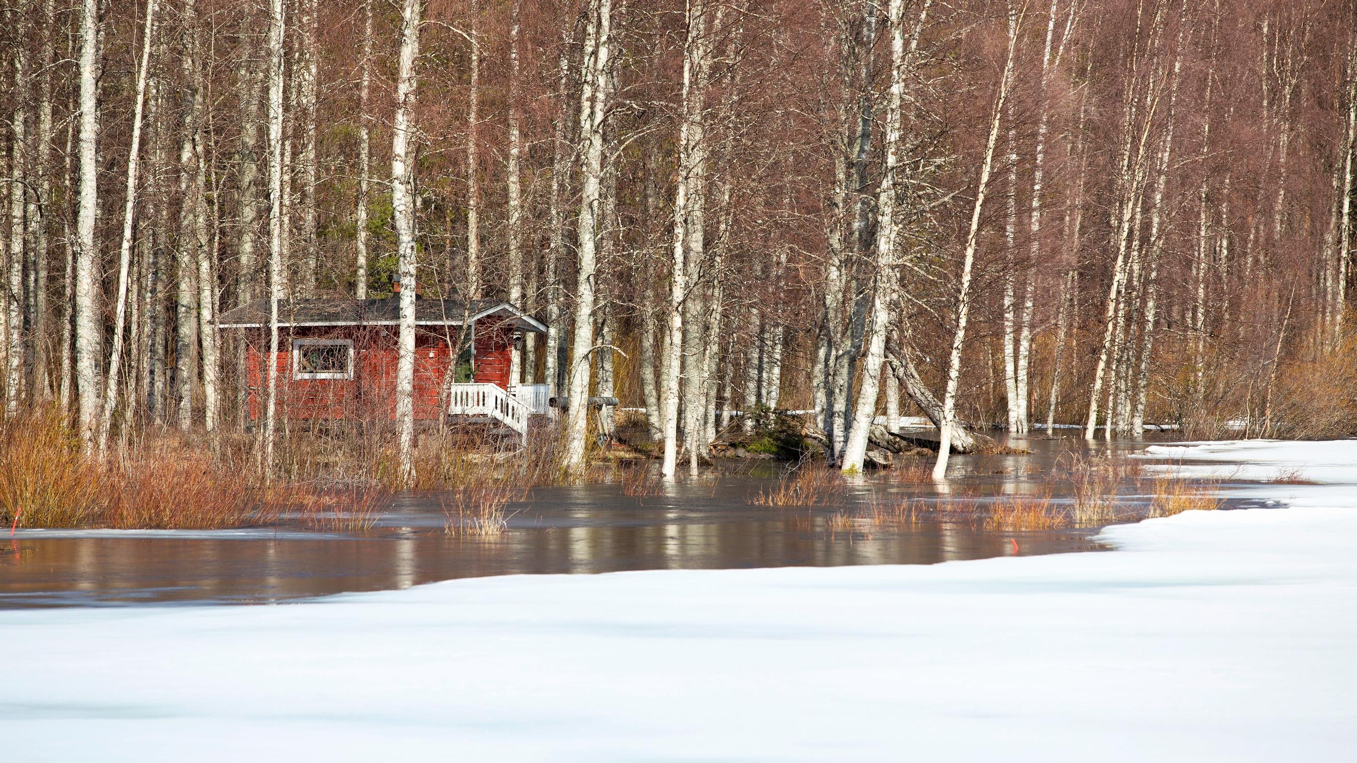 Viileä kevätsää lisää Lapin tulvariskiä – Torniojoella luvassa keskimääräistä suurempia tulvia – Isoin vahinkoriski Ounasjoella 