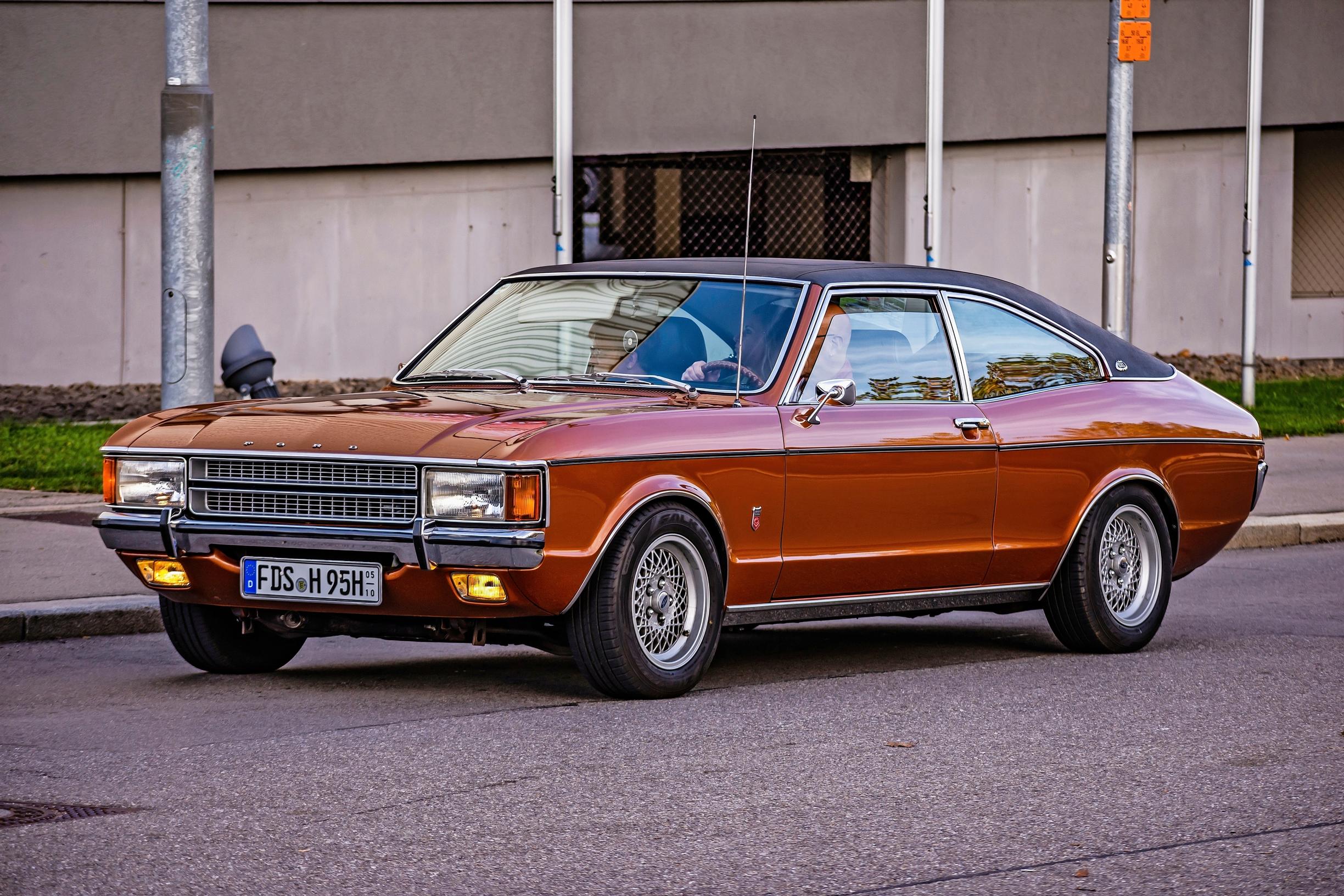 Ford Granada – Isot Granadat tehtiin Saksassa, mutta silti näissä muhkeissa Fordeissa oli jotain amerikkalaista. Varsinkin jos kori oli mallia coupe.