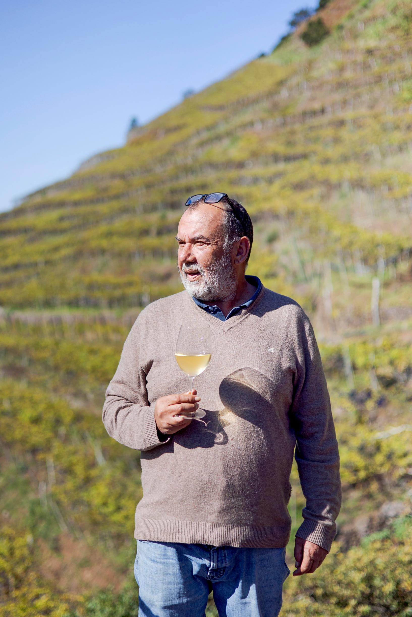 António Oliveira pitää Madeiralla Quinta do Barbusano -viinitilaa, jonne voi tehdä varauksen lounaalle ja viinienmaisteluun.