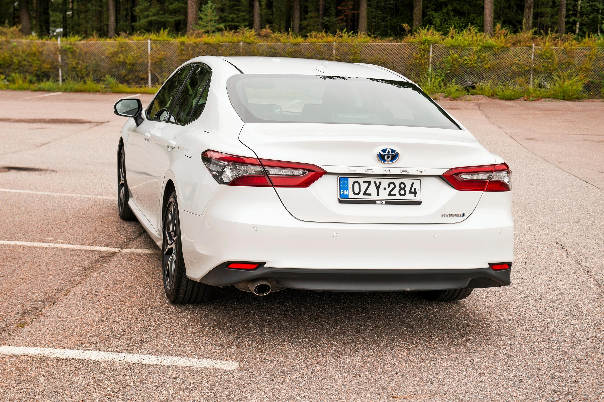 Toyota Camry vm. 2023