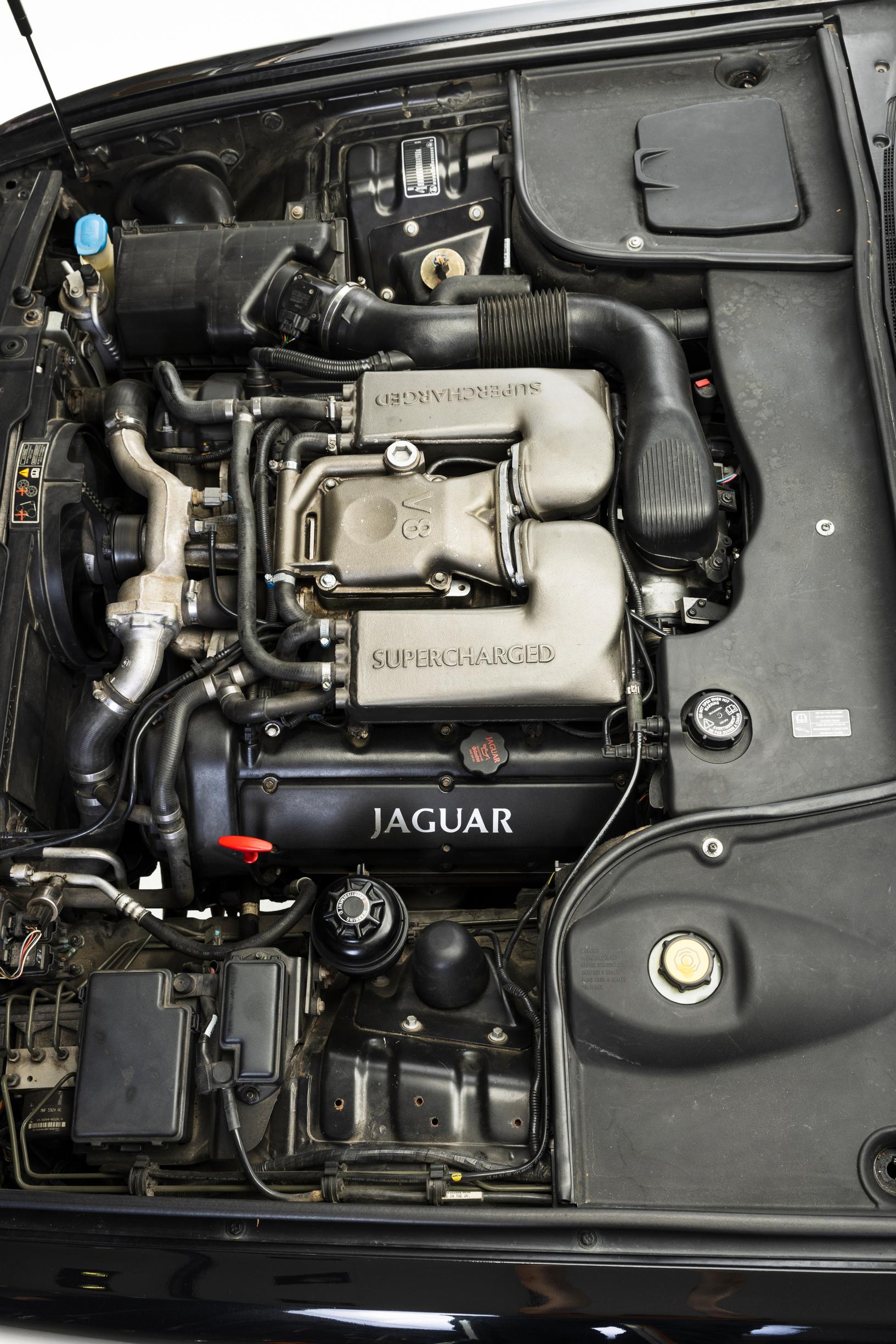 Jaguar XJR vm. 2000 moottori