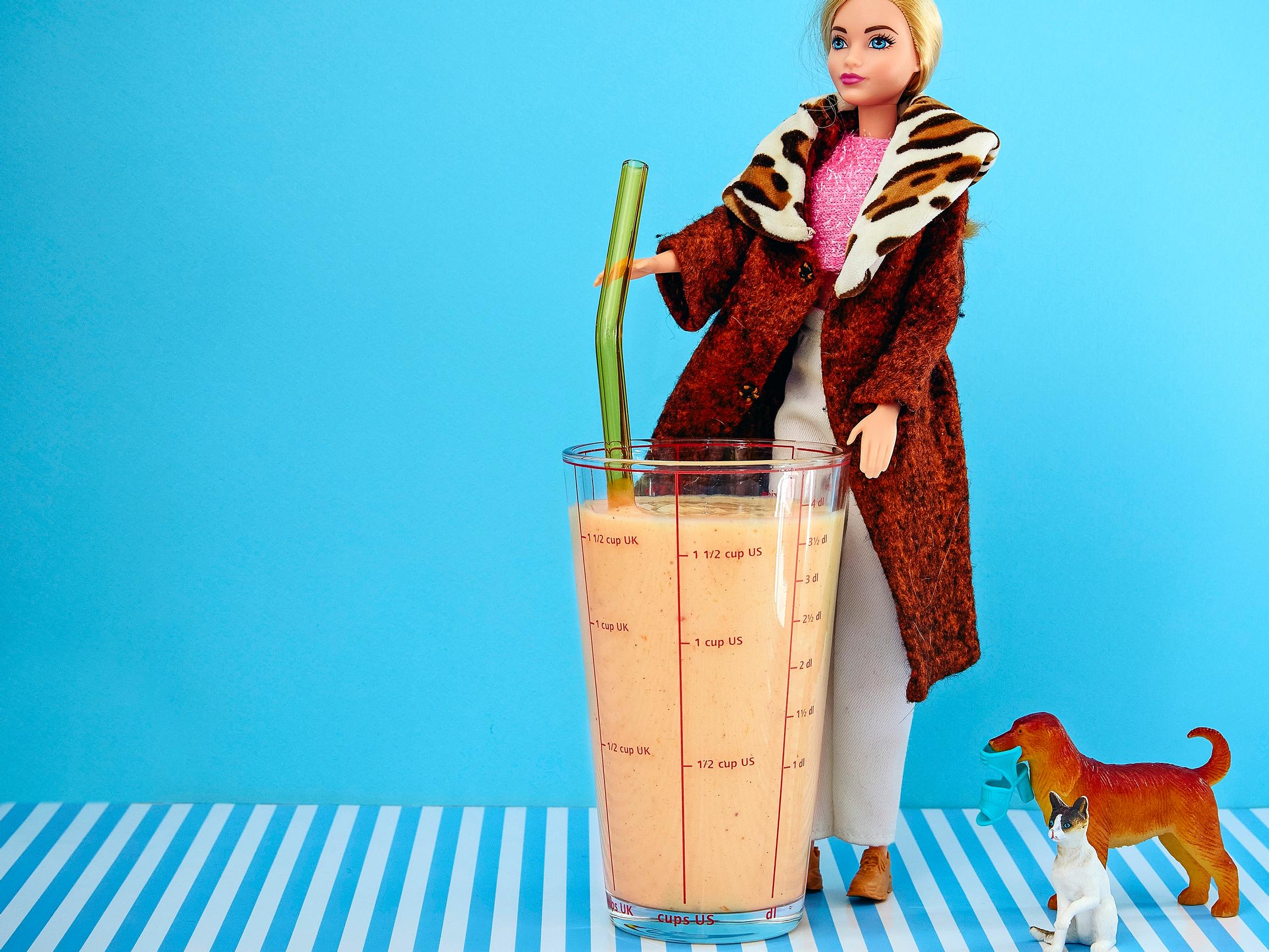 Surauta raikas smoothie, jossa on persimonia – maistuu yhtä ihanalta keskitalvella ja kesähelteellä