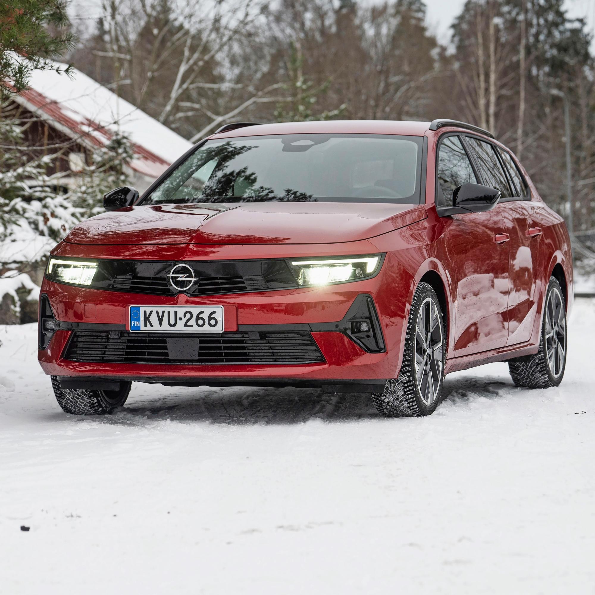 Opel Astra – Arjen sankari on mainio ajaa, mutta jättää myös toivomisen varaa