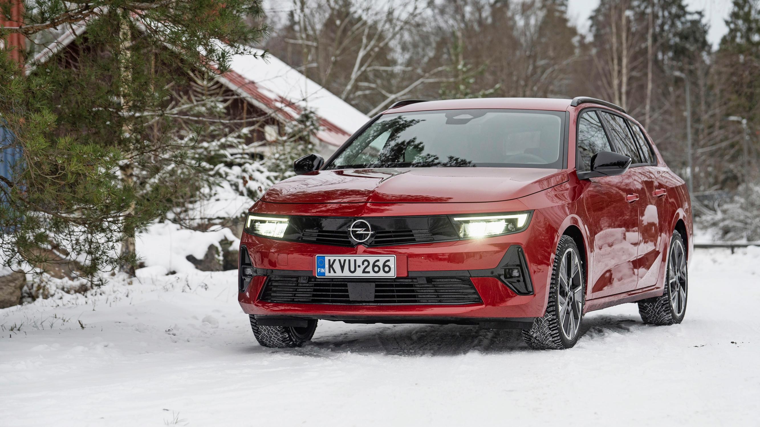 Opel Astra – Arjen sankari on mainio ajaa, mutta jättää myös toivomisen varaa