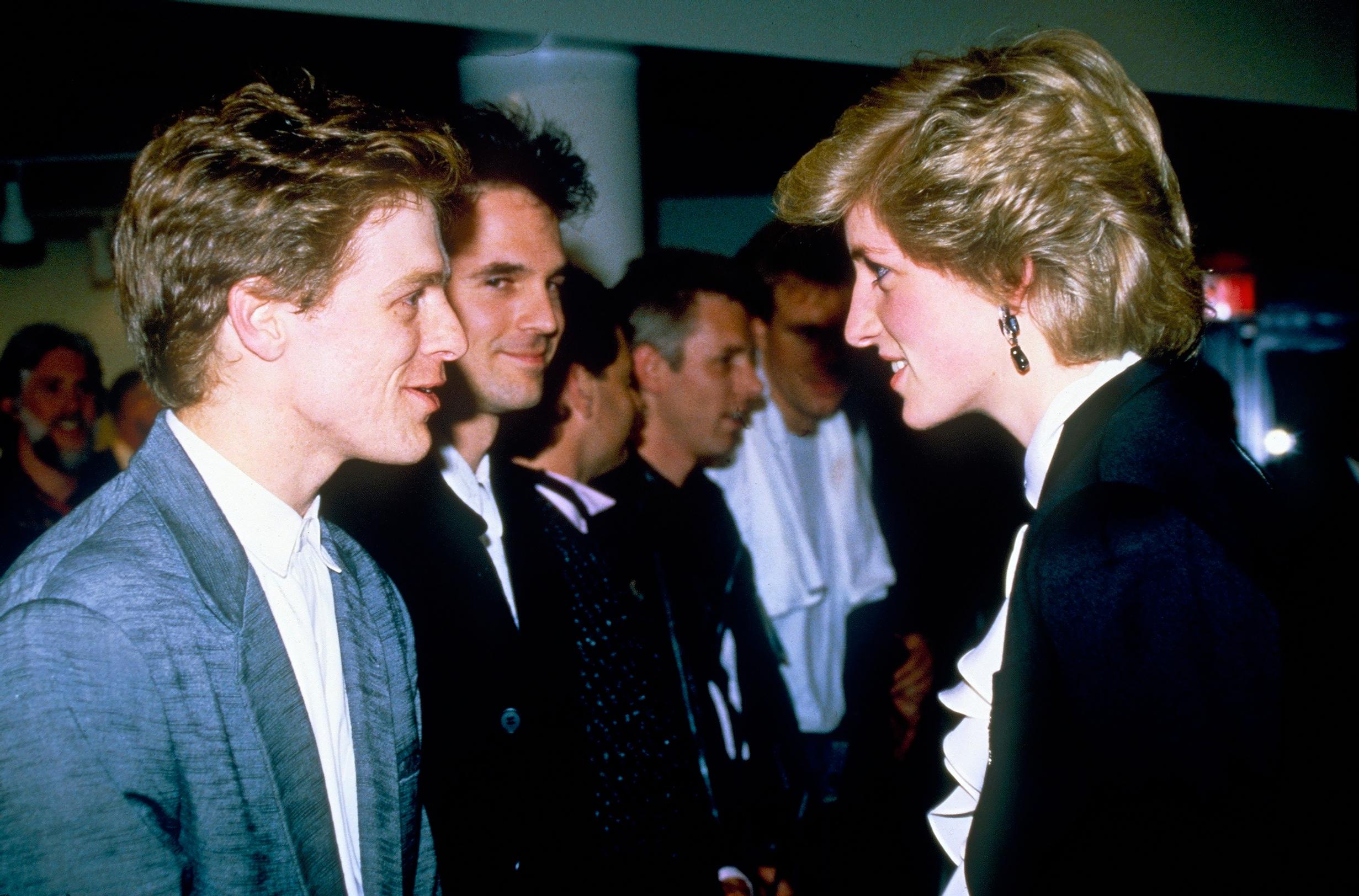Prinsessa Diana tapasi vuoden 1986 Kanadan-matkallaan Bryan Adamsin Vancouverissa tämän konsertin jälkeen.