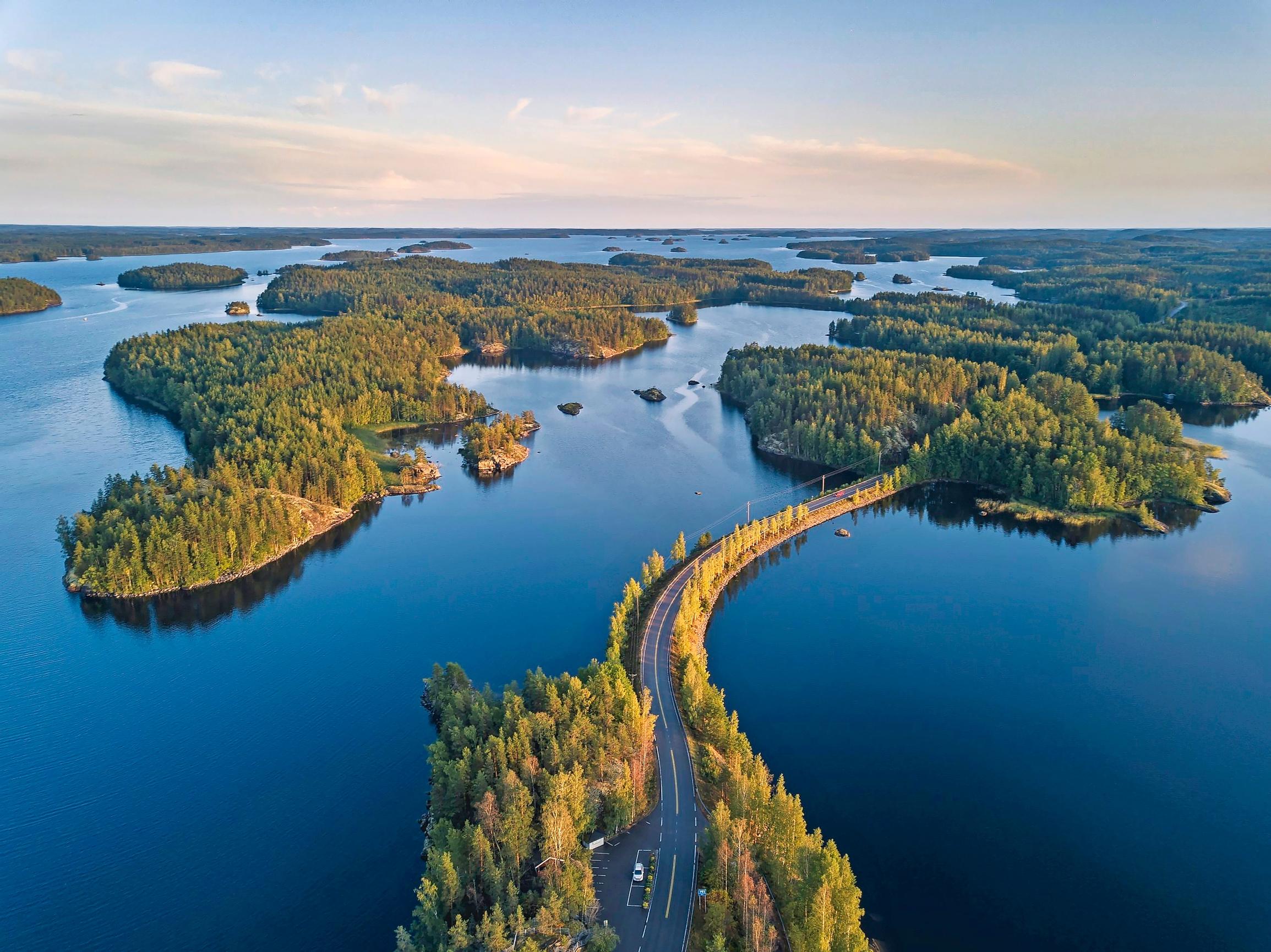 Roadtrip Suomessa – Kolme pikavinkkiä kotimaan autolomalle – ja mikä siinä on parasta