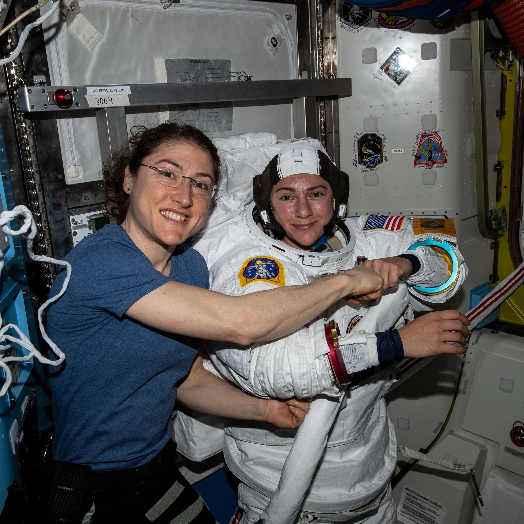 Seuraa täällä suorana ensimmäistä naisastronauttitiimin avaruuskävelyä