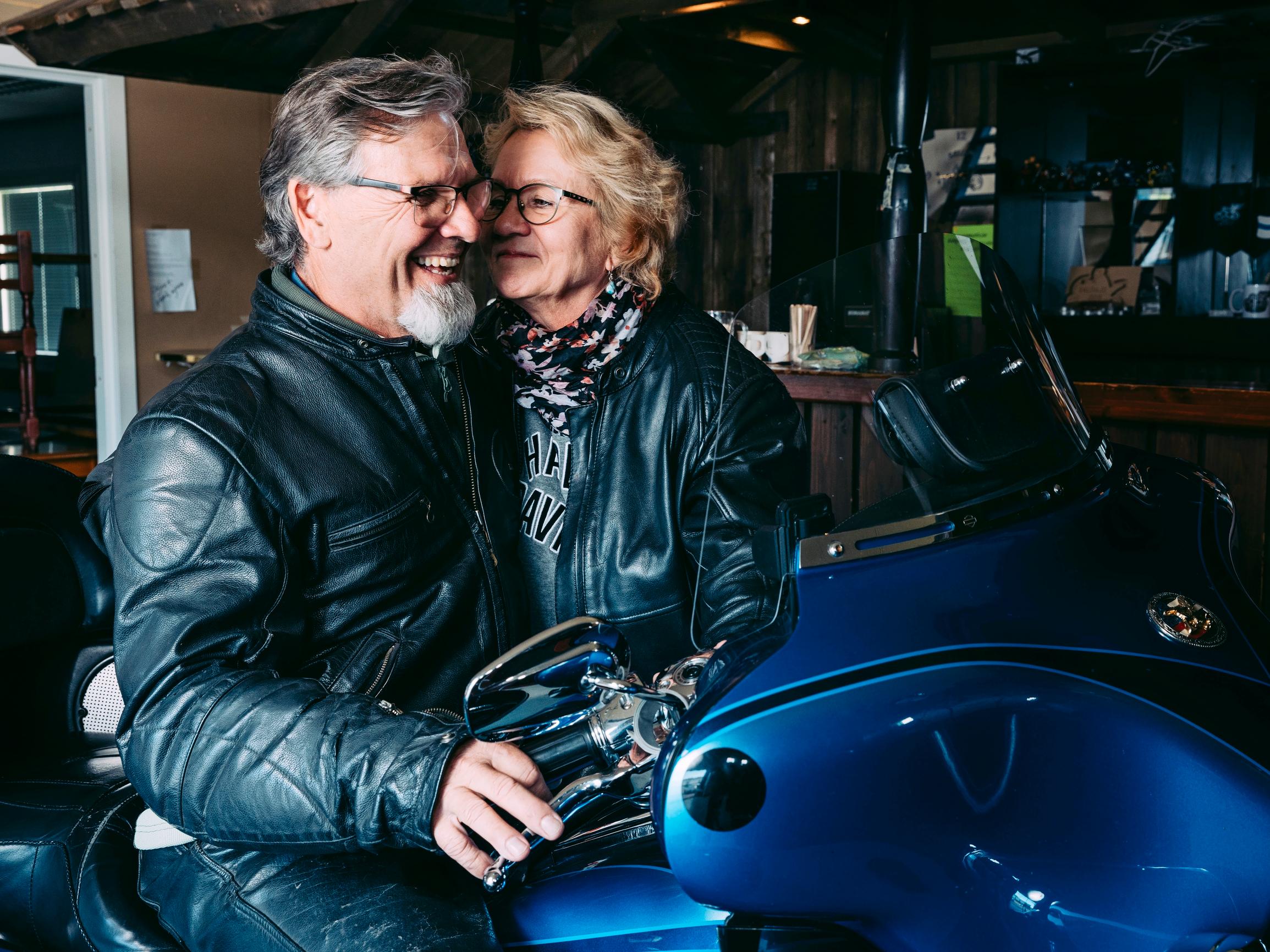 Nukkumaan mennessä Liisa pyytää Jormalta iltakättä – ”Hipistellään joka päivä ja pussaillaan paljon”