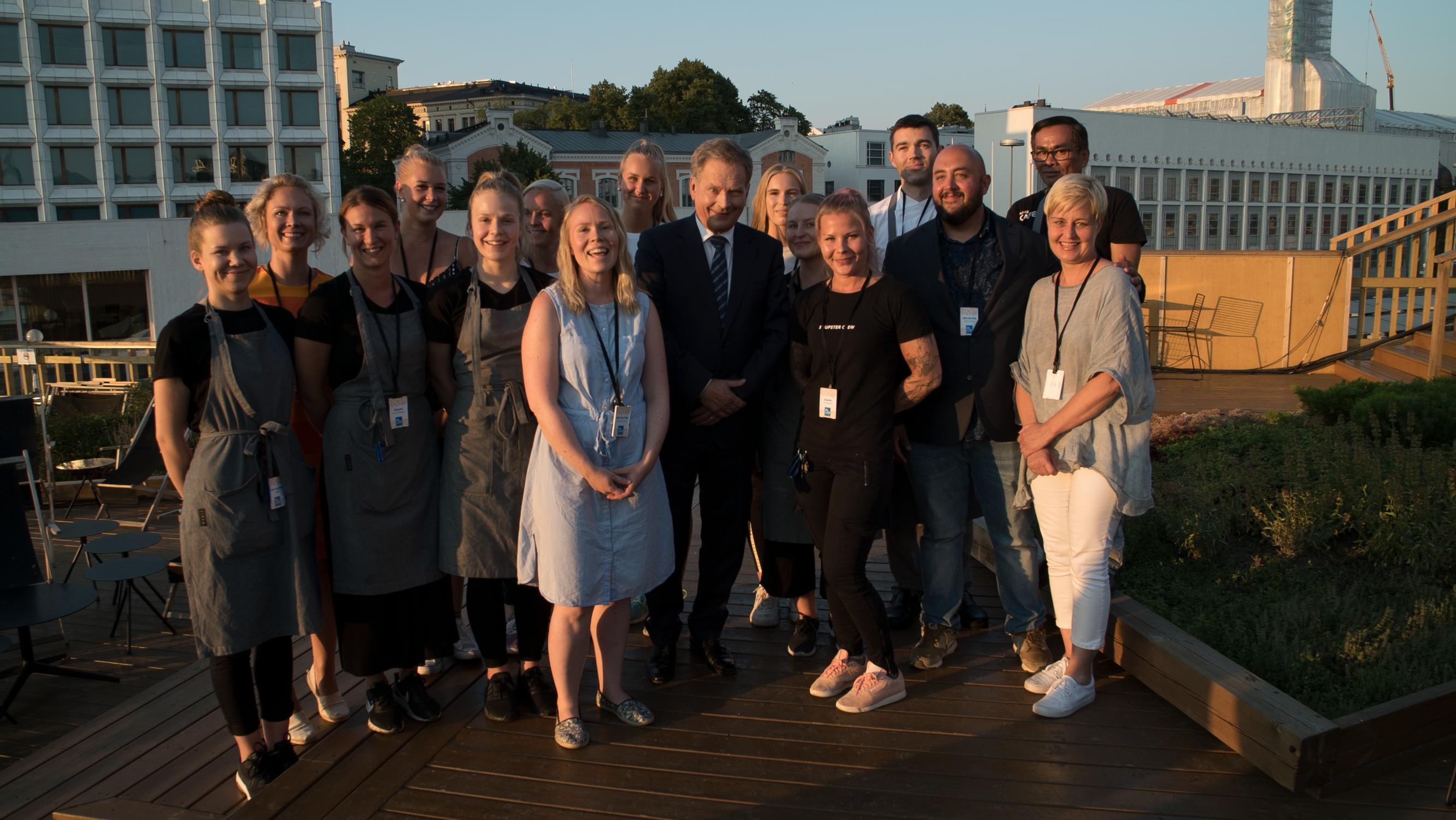 Allas Sea Poolilla toiminut järjestäjä kertoo Trumpin ja Putinin huippukokouspäivästä – Niinistökin poikkesi yllättäen katsomassa, mikä on meininki!