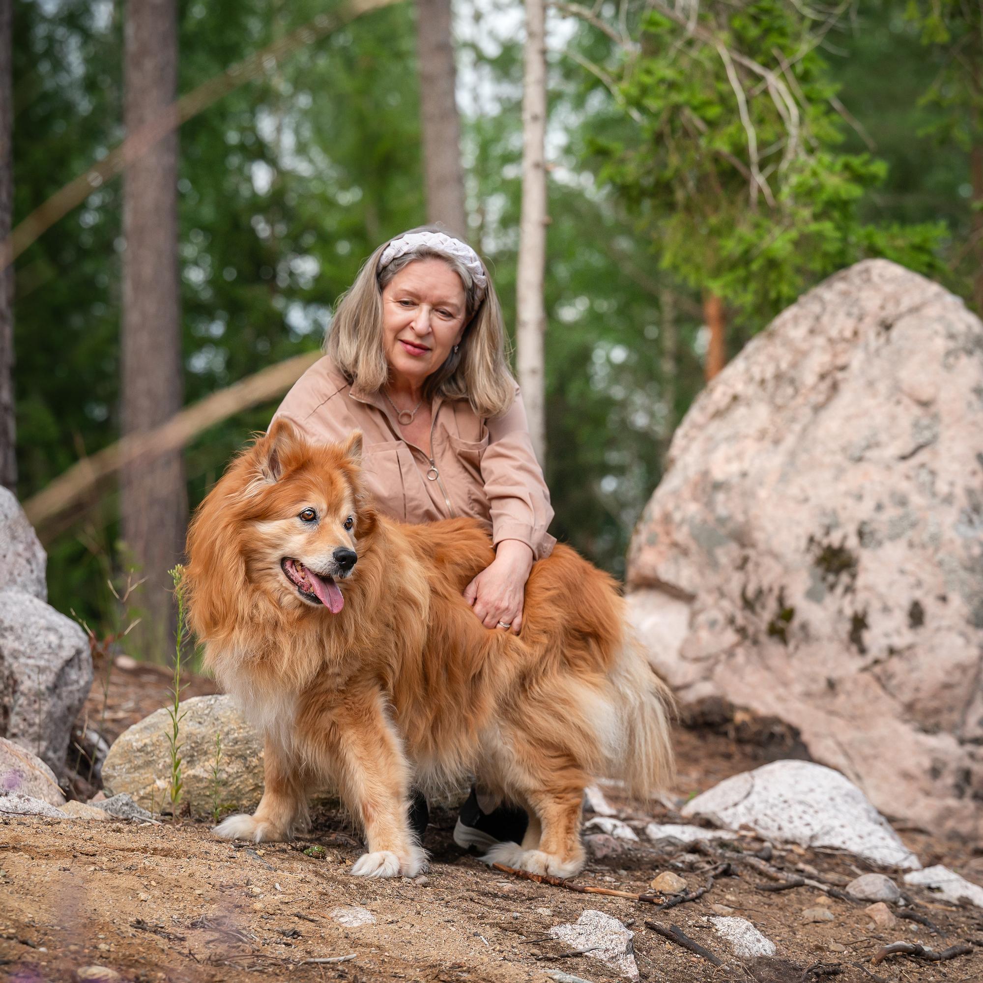 Eläindoula auttaa, kun lemmikin loppu lähestyy – Rakkaan eläimen kuolemaa seuraavaa surua ylenkatsotaan usein