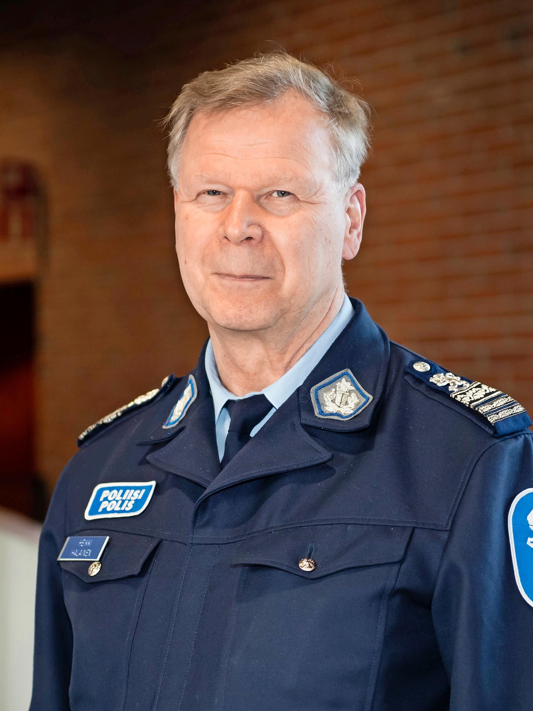 Poliisi kiristi ylinopeuksien sakotuslinjaa – 7 km/h ei enää päde – Poliisihallitus kieltäytyy kertomasta, mikä on uusi tiukempi ylinopeuden ”sakkoraja”