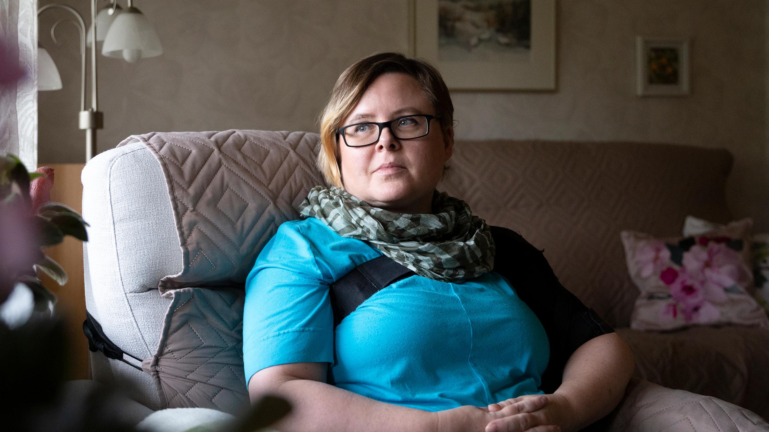 Minna Peltola sai CP-vamman syntyessään, mutta ongelmia tuli vasta keski-iässä – Ensin romahti kroppa, sitten mieli