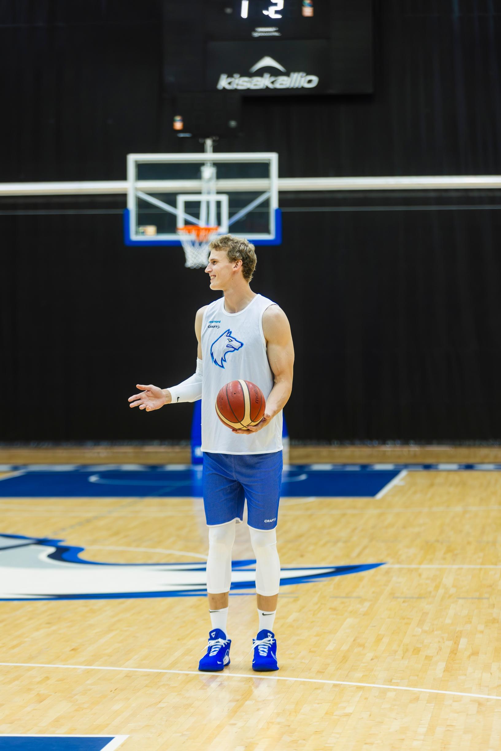 Lauri Markkanen teki EM-turnauksen alla miesten maajoukkueen yhden ottelun piste- ennätyksen pussittamalla 48 pistettä harjoitusottelussa Belgiaa vastaan.