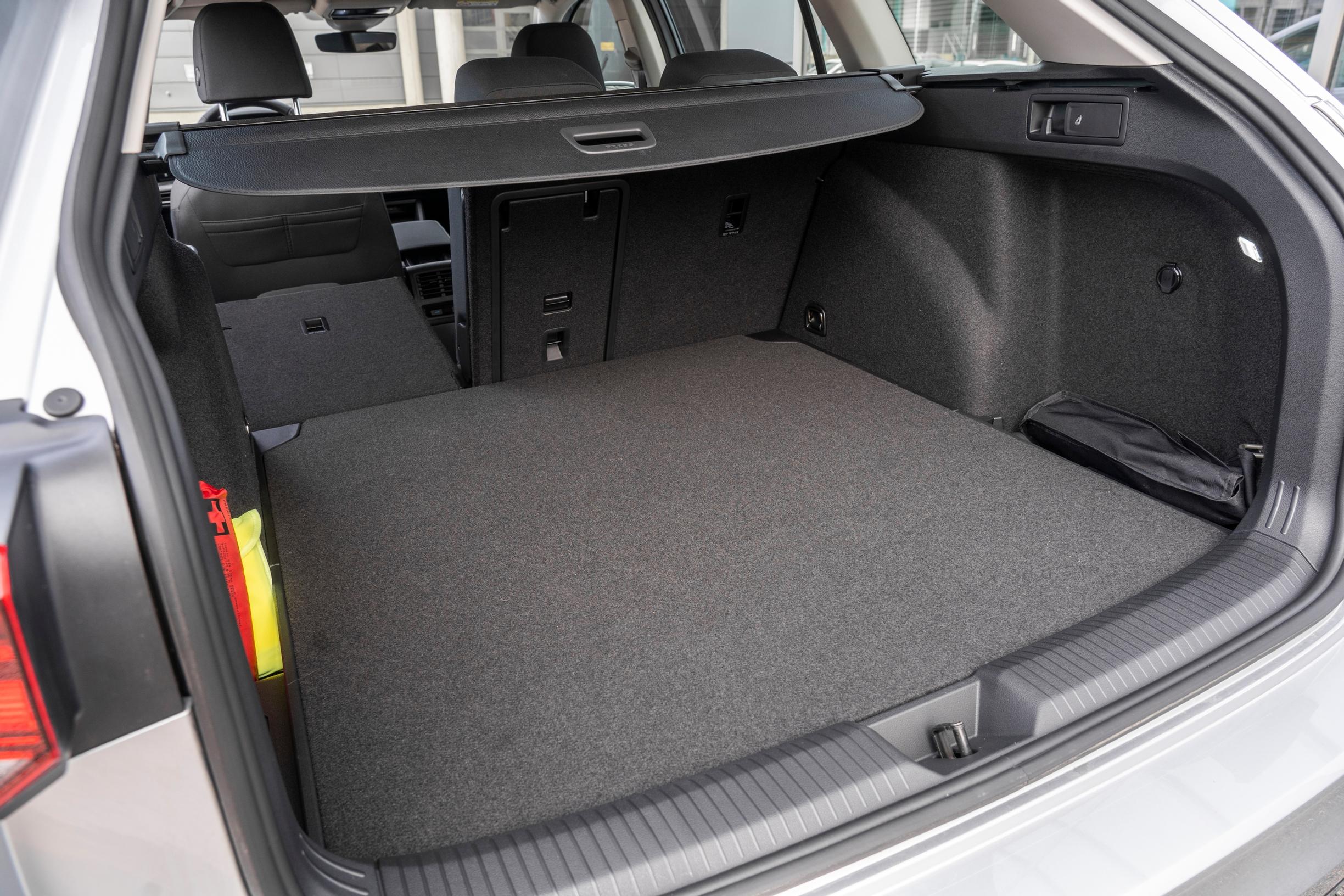 Volkswagen golf Variant Style 1.5 TGI DSG tavaratila