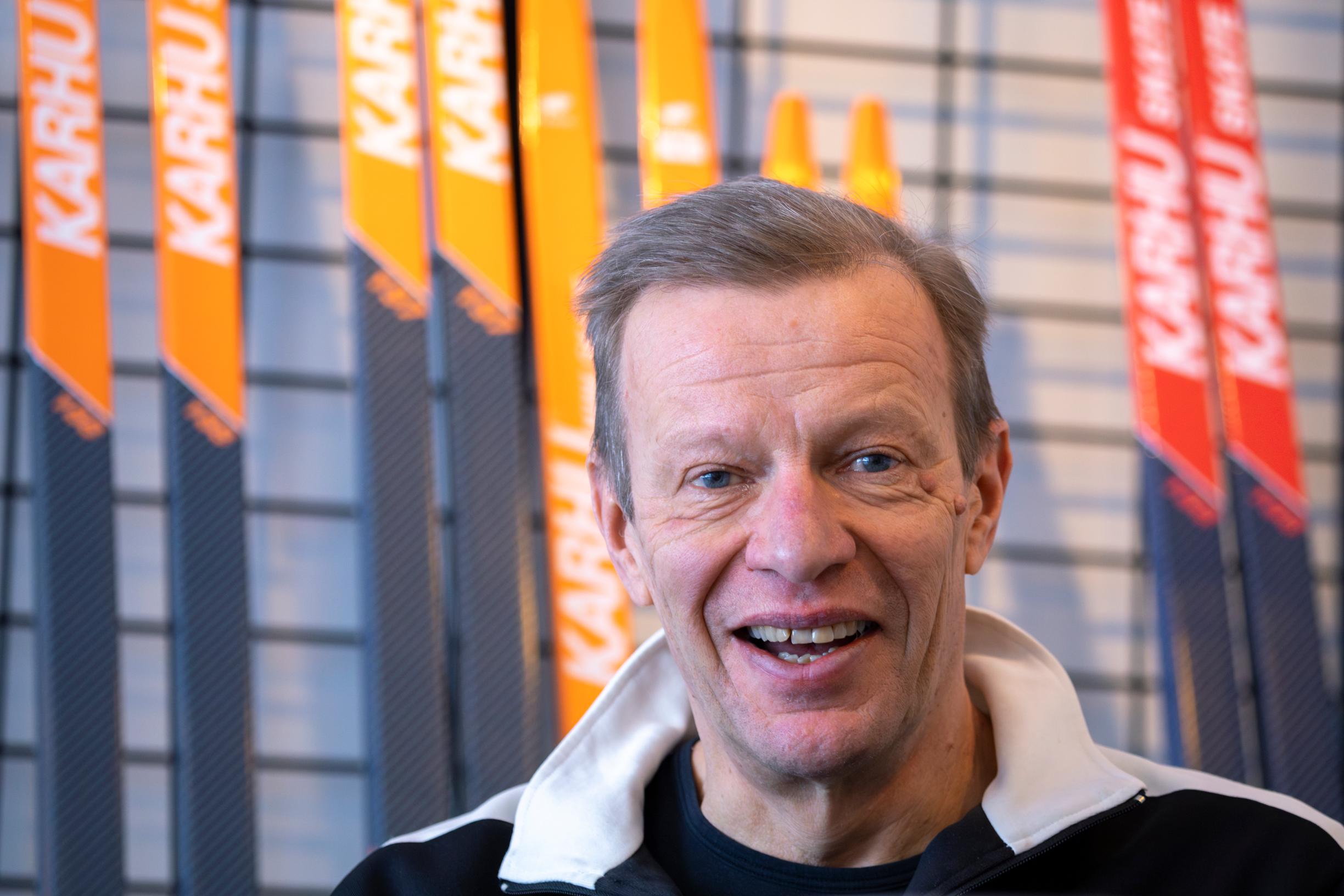 Harri Kirvesniemi. Entiselle huippuhiihtäjälle on vaikea kuvitella osuvampaa työtä kuin suksitehtaan johtaminen.