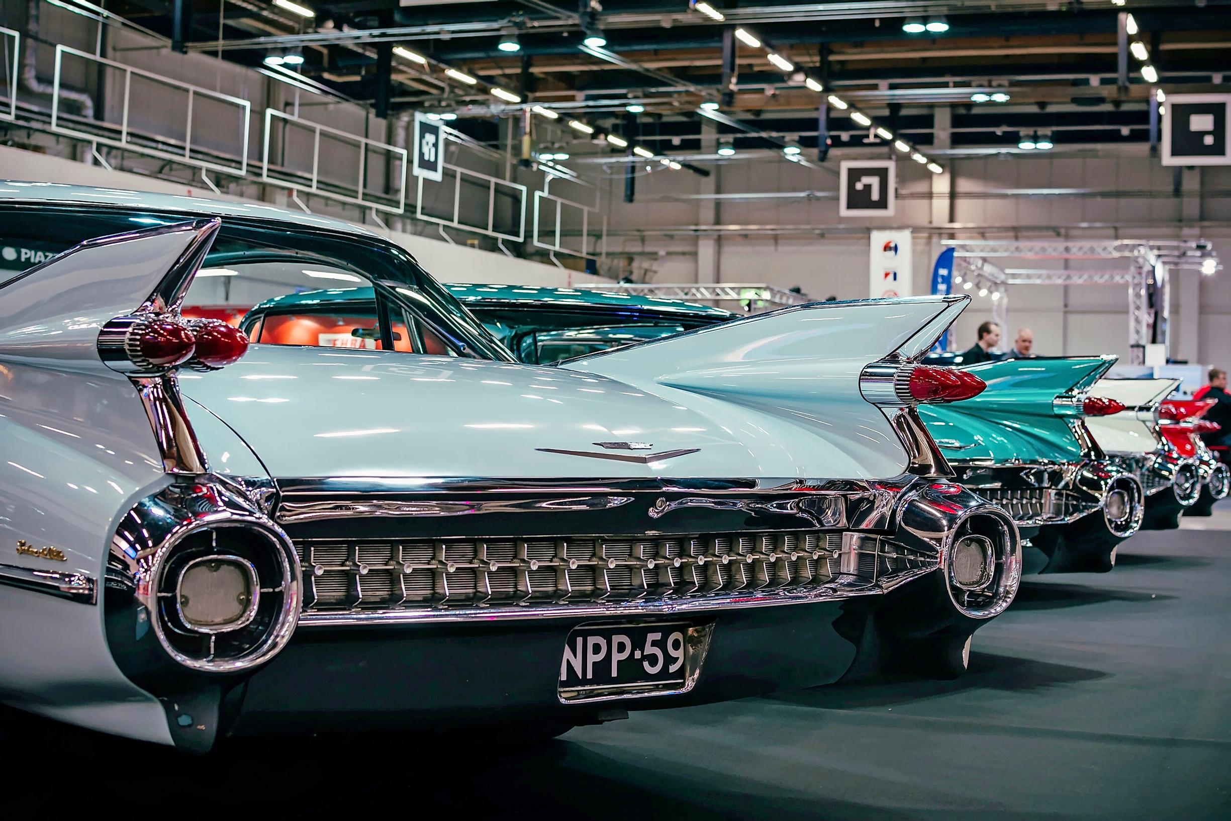 Näyttelyt ovat täynnä toinen toisiaan upeampia laitteita. Kalle Kalaja myöntää, että joskus vastaan tulee autoja, jotka saavat aikaan wau-efektin.