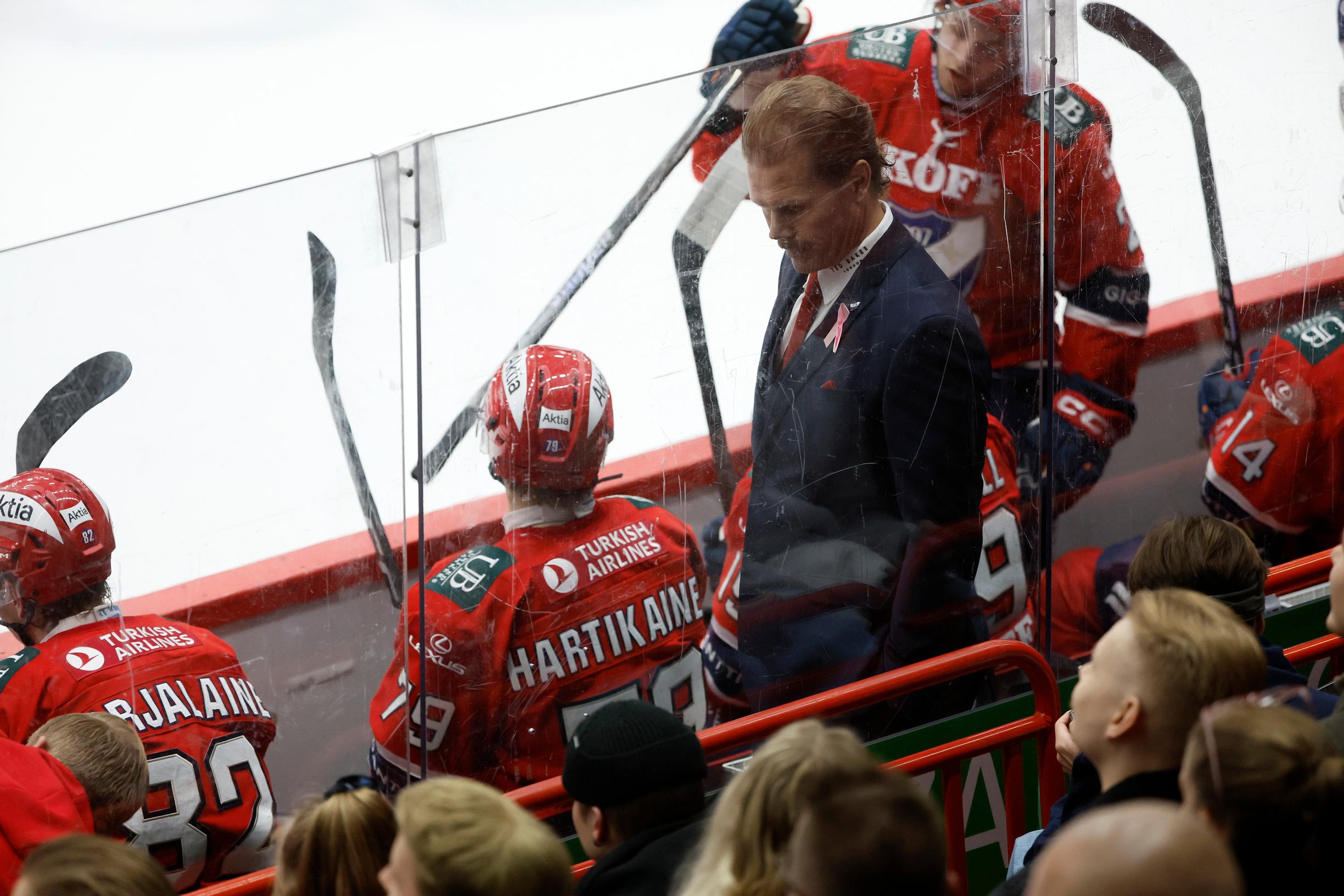 Olli Jokinen seisoo HIFK:n raunioiden keskellä kuin mies, jolla ei ole peiliä – "Entä jos hän onkin pelkkä keskinkertaisuus?"