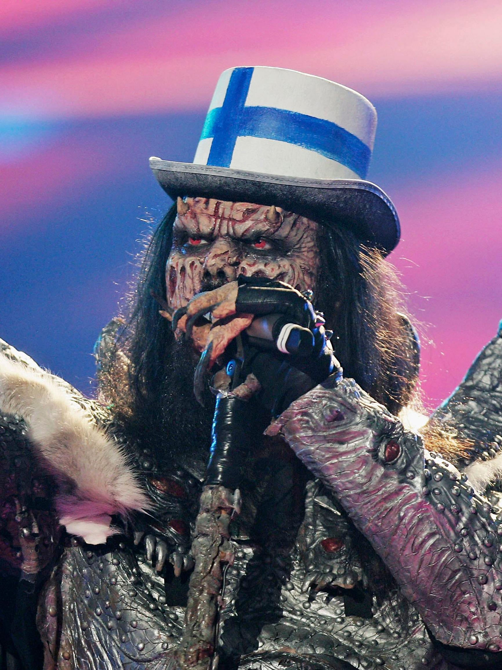 Liputtaako Mr. Lordi KAJ:n vai Erikan puolesta? Euroviisuvoittaja muistaa paitsi huuman, myös perähikiän änkyrät – ”Sinne lähetettiin ne kuminaamat huutamaan” 