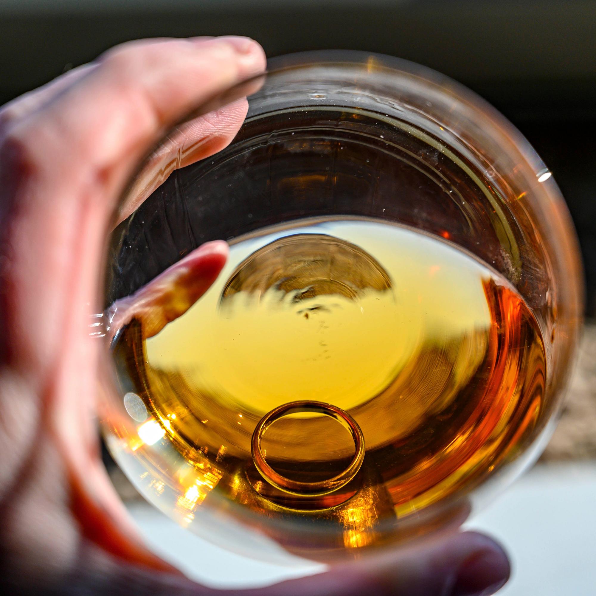 Missä Suomen kunnassa myydään eniten alkoholia asukasta kohden laskettuna?