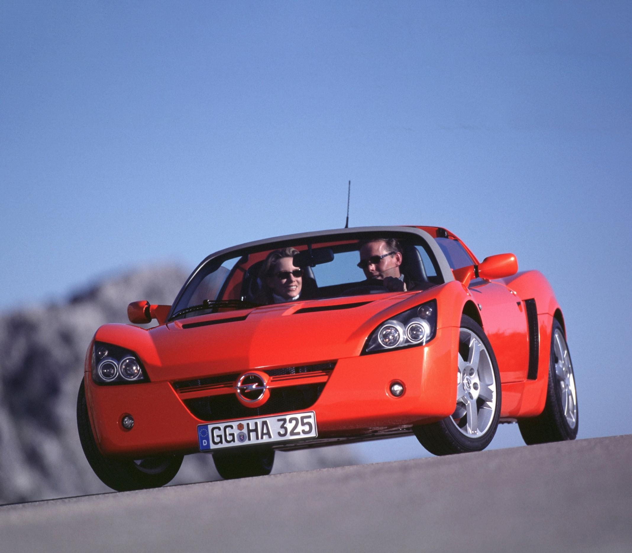 Tulevaisuuden klassikot: Opel Speedster perustuu Lotus Eliseen ja toimii paremmin salamamerkin ystävien palvonnan kohteena.