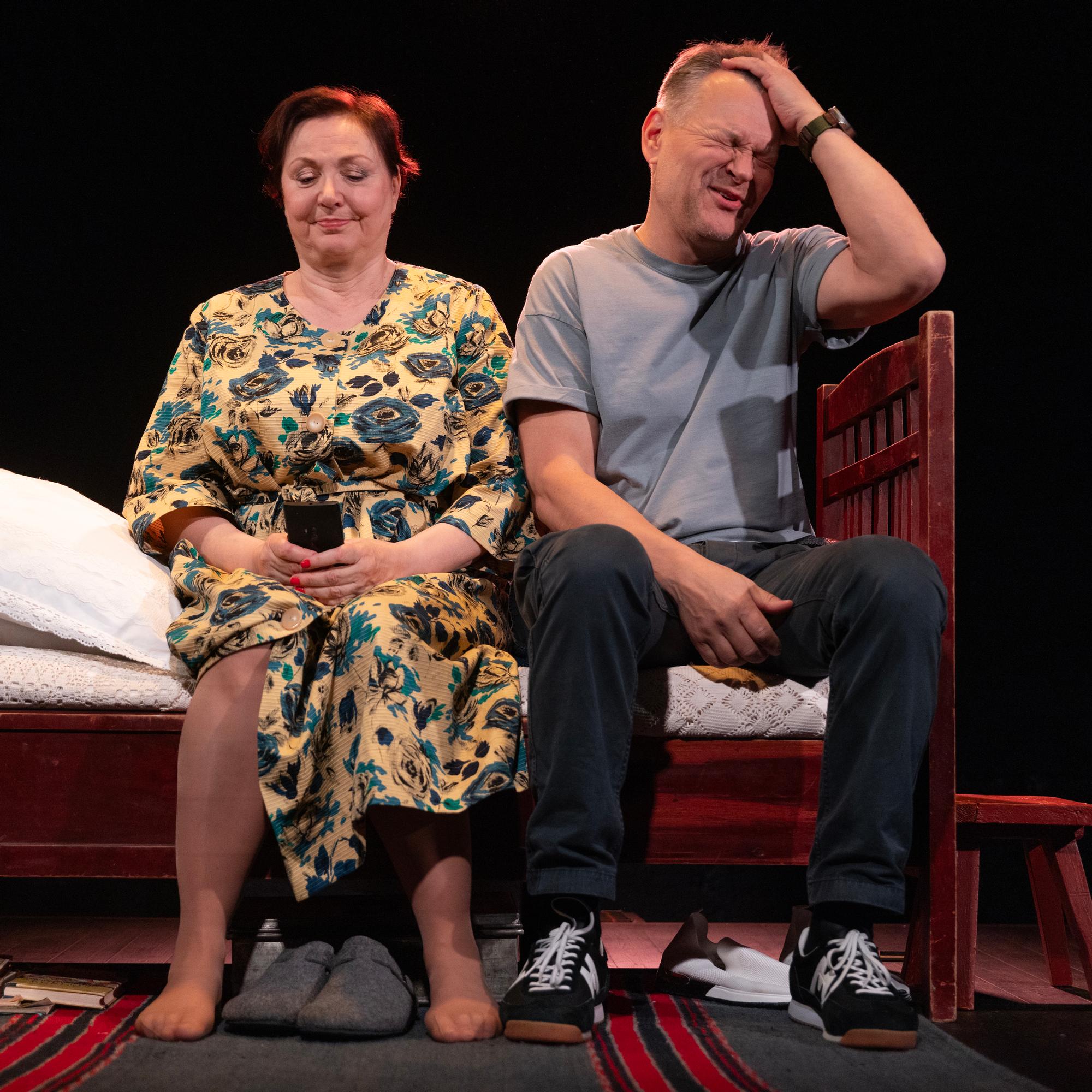 Talo – Kahden yksinäisen sympaattinen kohtaaminen Kansallisteatterissa antaa toivoa