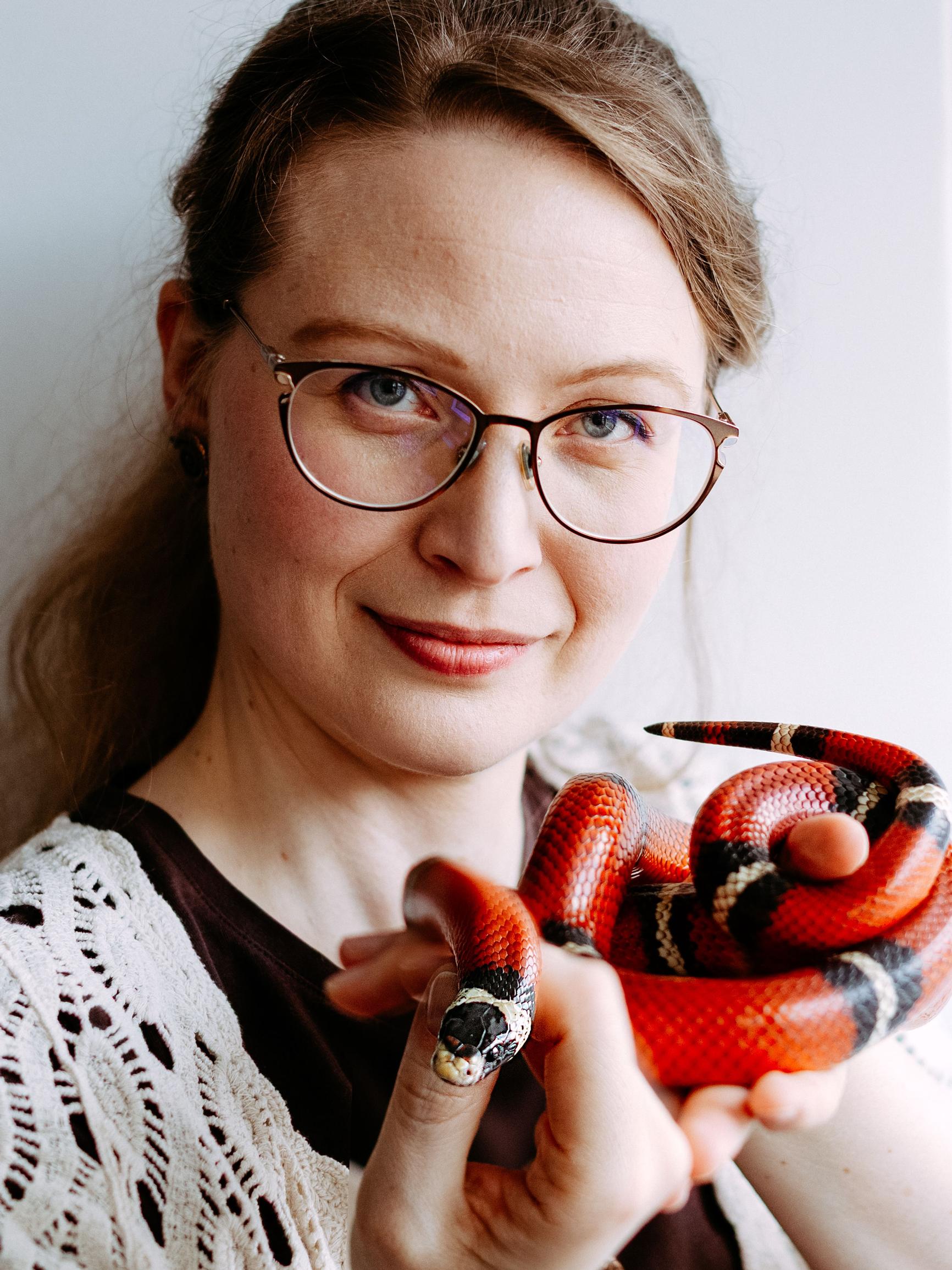 Miksi somessa kuohahti raivo Lucia-neidosta ja nuorten seksikirjasta? Kerttu Seppälä neuvoo, mitä tehdä, kun liskoaivot ottavat vallan