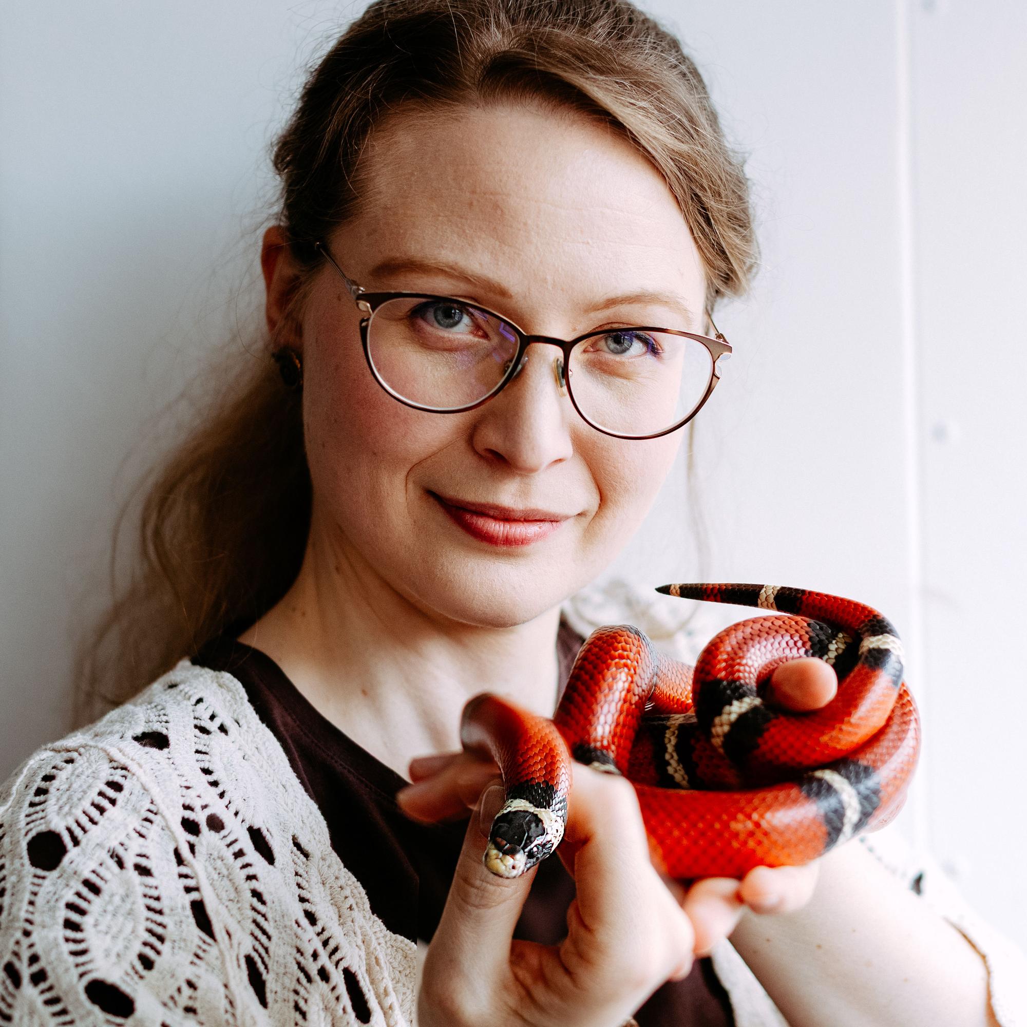 Miksi somessa kuohahti raivo Lucia-neidosta ja nuorten seksikirjasta? Kerttu Seppälä neuvoo, mitä tehdä, kun liskoaivot ottavat vallan