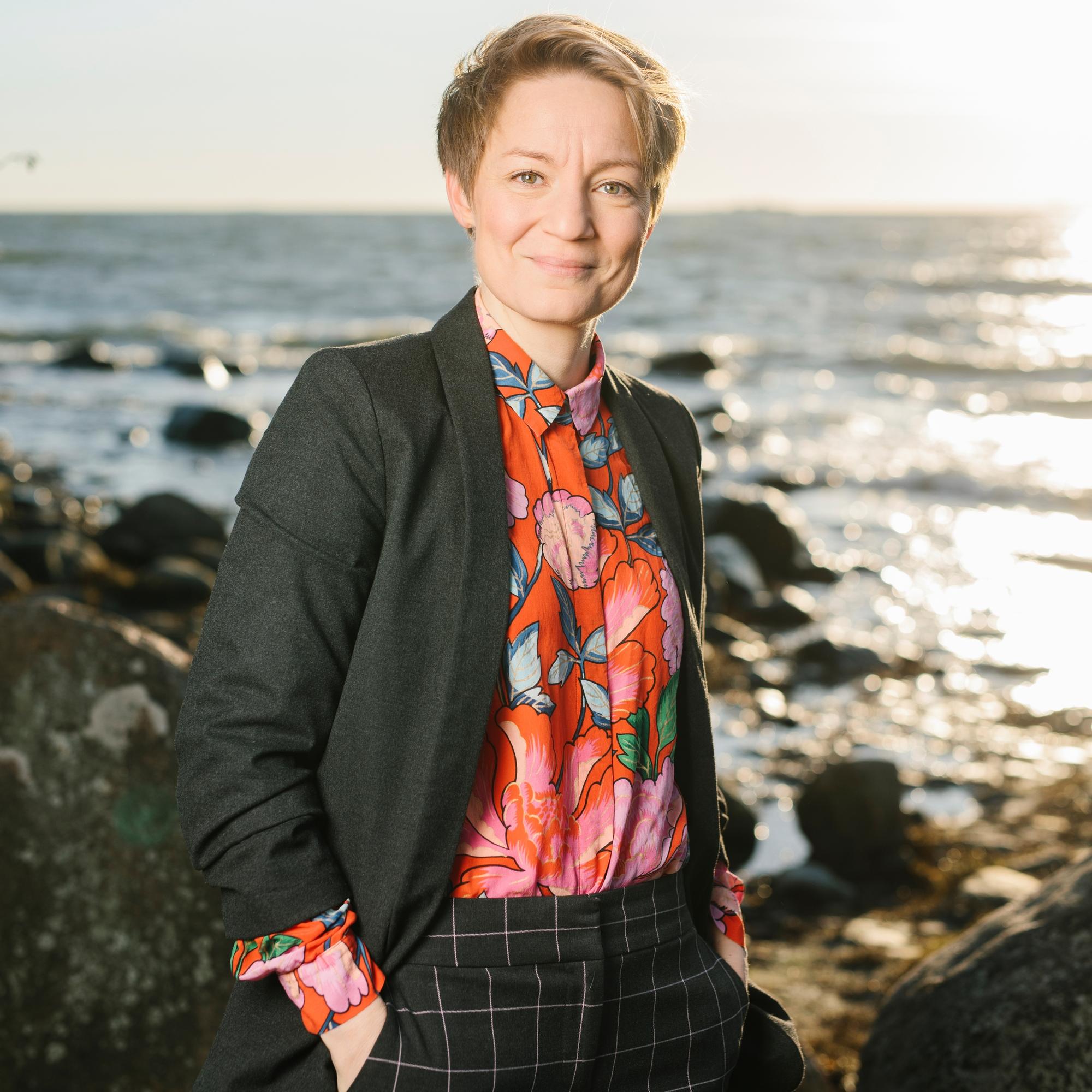 Katri Makkonen: ”Tekisit jotakin järkevää, lukisit vaikka kirjaa!”