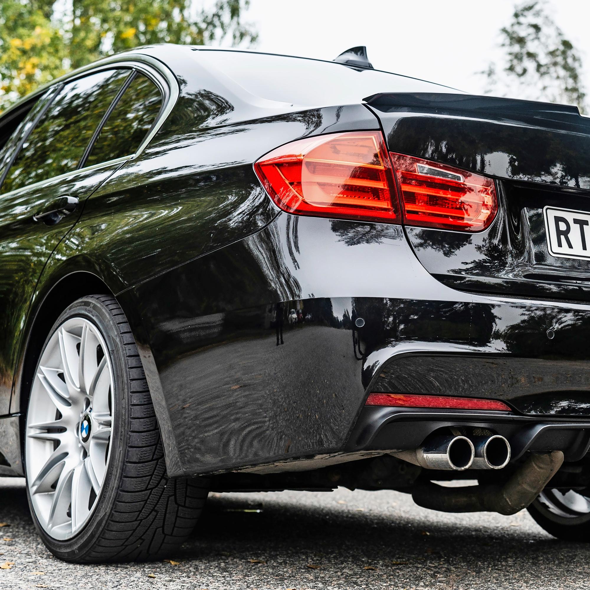 BMW 335D vm. 2014 – Tällainen auto herättää miehen alimmat vaistot – Pakoputkesta kuuluu sellainen murina, ettei hysteeriselle naurulle tule loppua