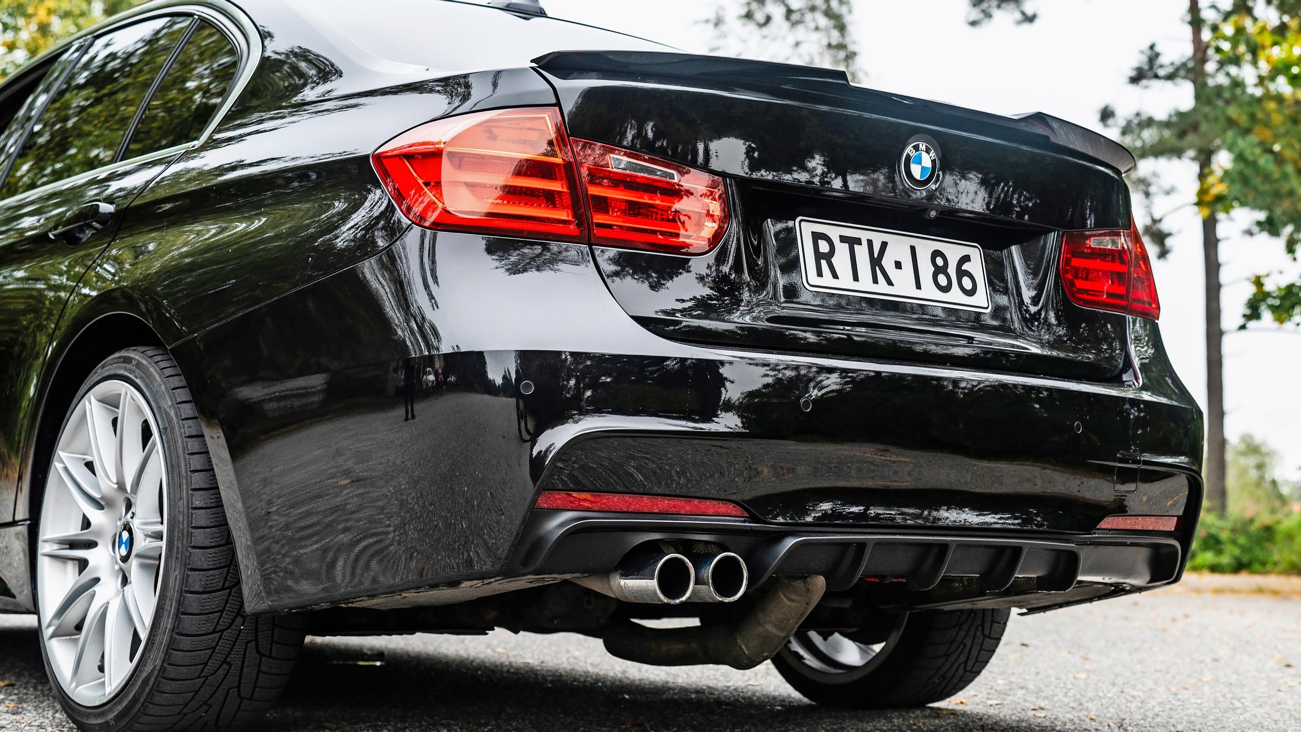BMW 335D vm. 2014 – Tällainen auto herättää miehen alimmat vaistot – Pakoputkesta kuuluu sellainen murina, ettei hysteeriselle naurulle tule loppua