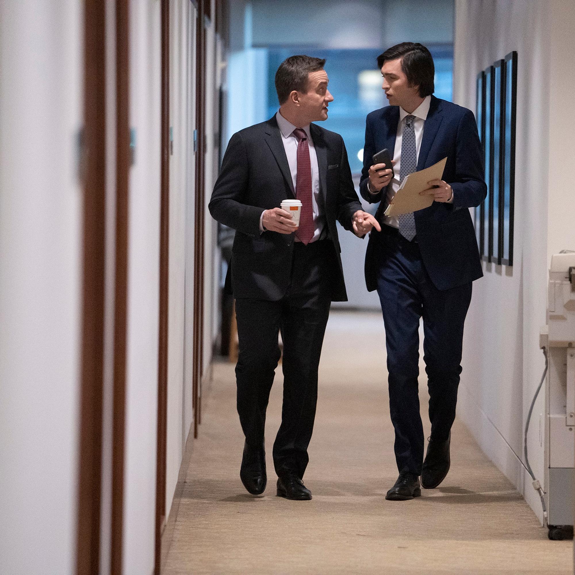 Succession: HBO-sarjan miljardöörien tunteettomuus on niin äärimmäistä, että katsojaa naurattaa