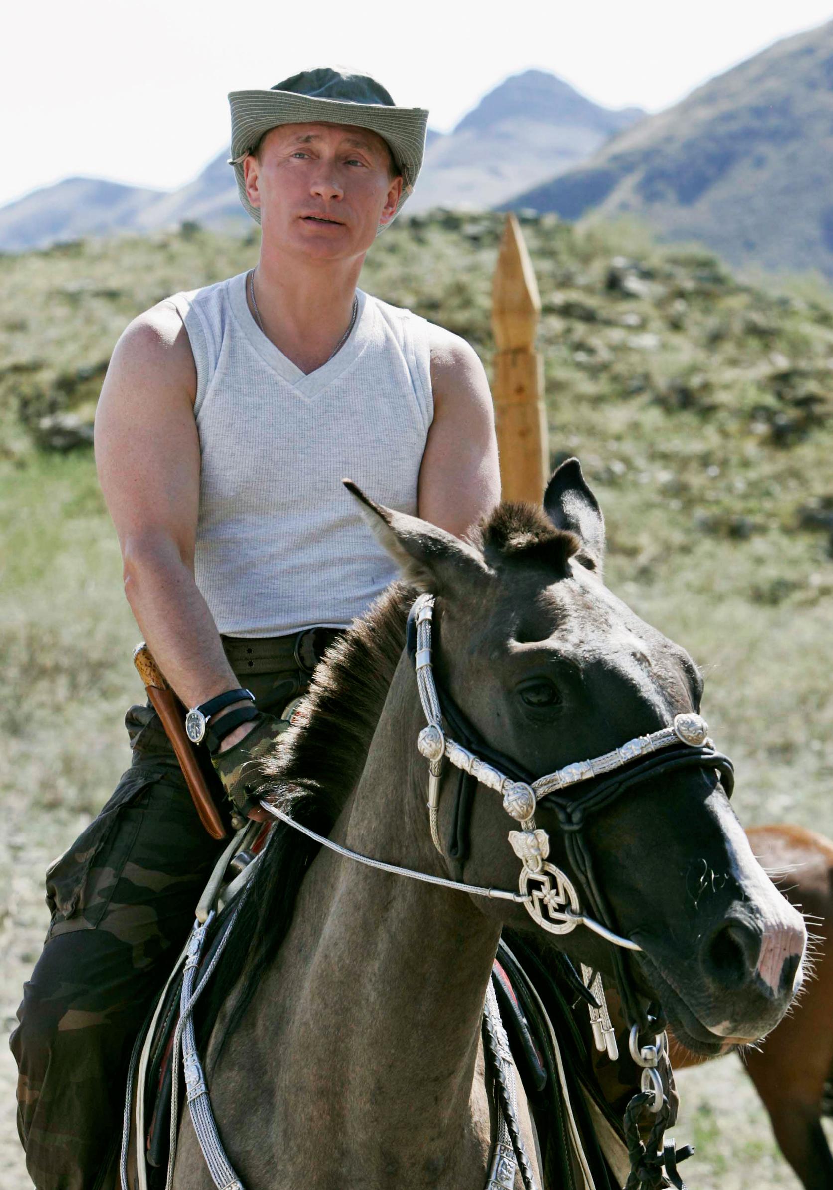 Putin ratsastaa