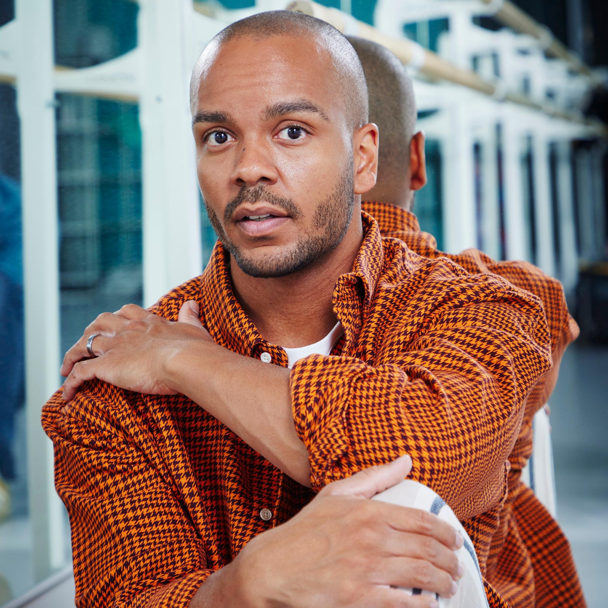 Fiksu opettaja teki Ernest Lawsonista koulunäytelmän prinssin – ”Erkku pärjää, mutta ei itse ikinä vapaaehtoisesti ilmoittautuisi”