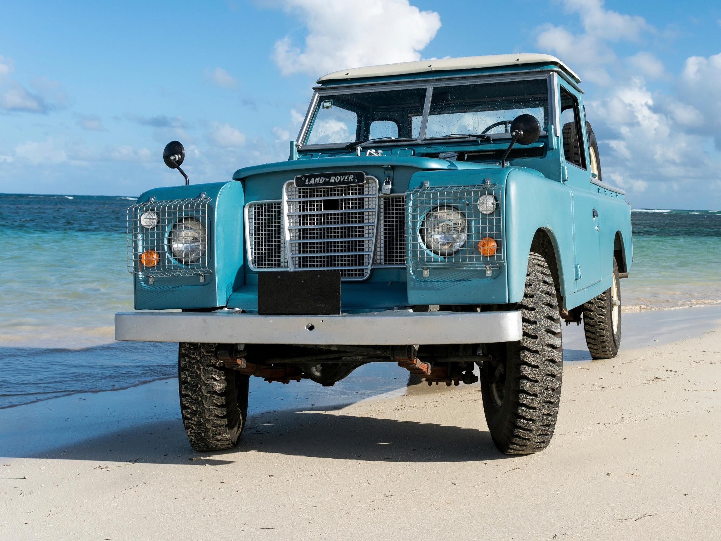 10 x Britannia – Kuningatar on kuollut – Eläköön kuningas!