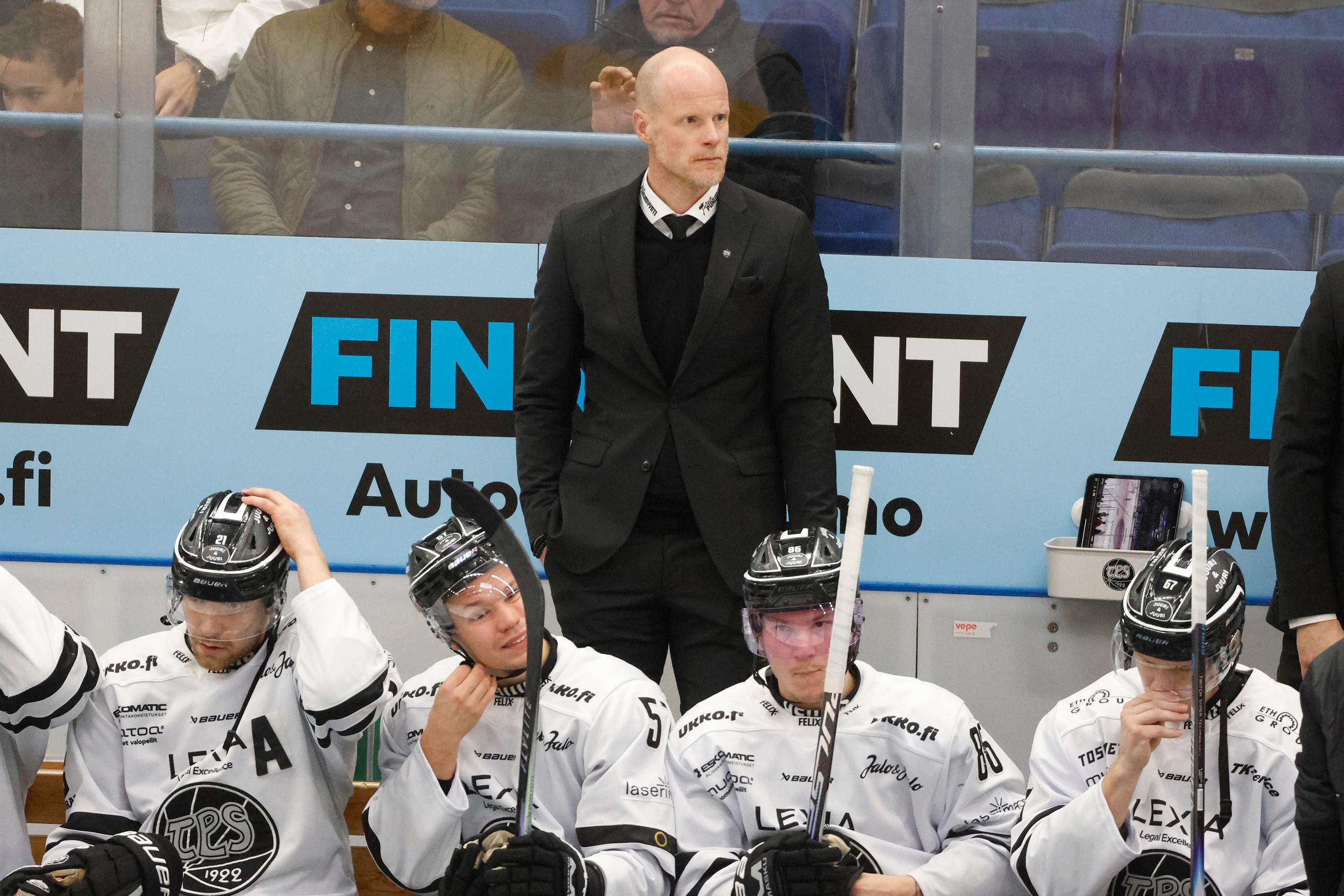 Onko TPS:n päävalmentaja Toni Söderholm tehtäviensä tasalla? – "Kyse on valtavasta ammattivirheestä!"