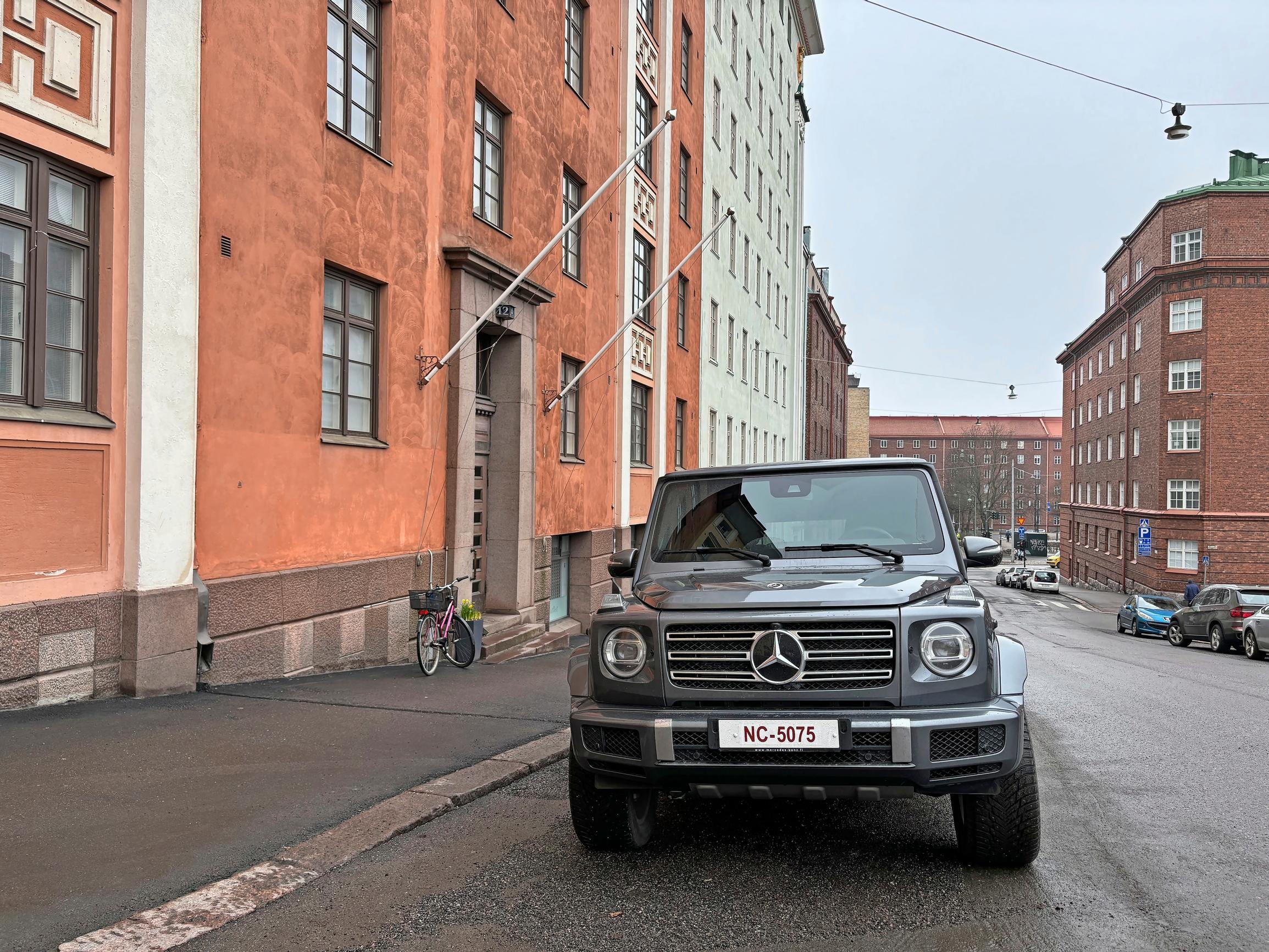 Mercedes-Benz G 400 d ei petä maastossa, vaikka harva auton omistajista koskaan varsinaisessa maastossa käy.