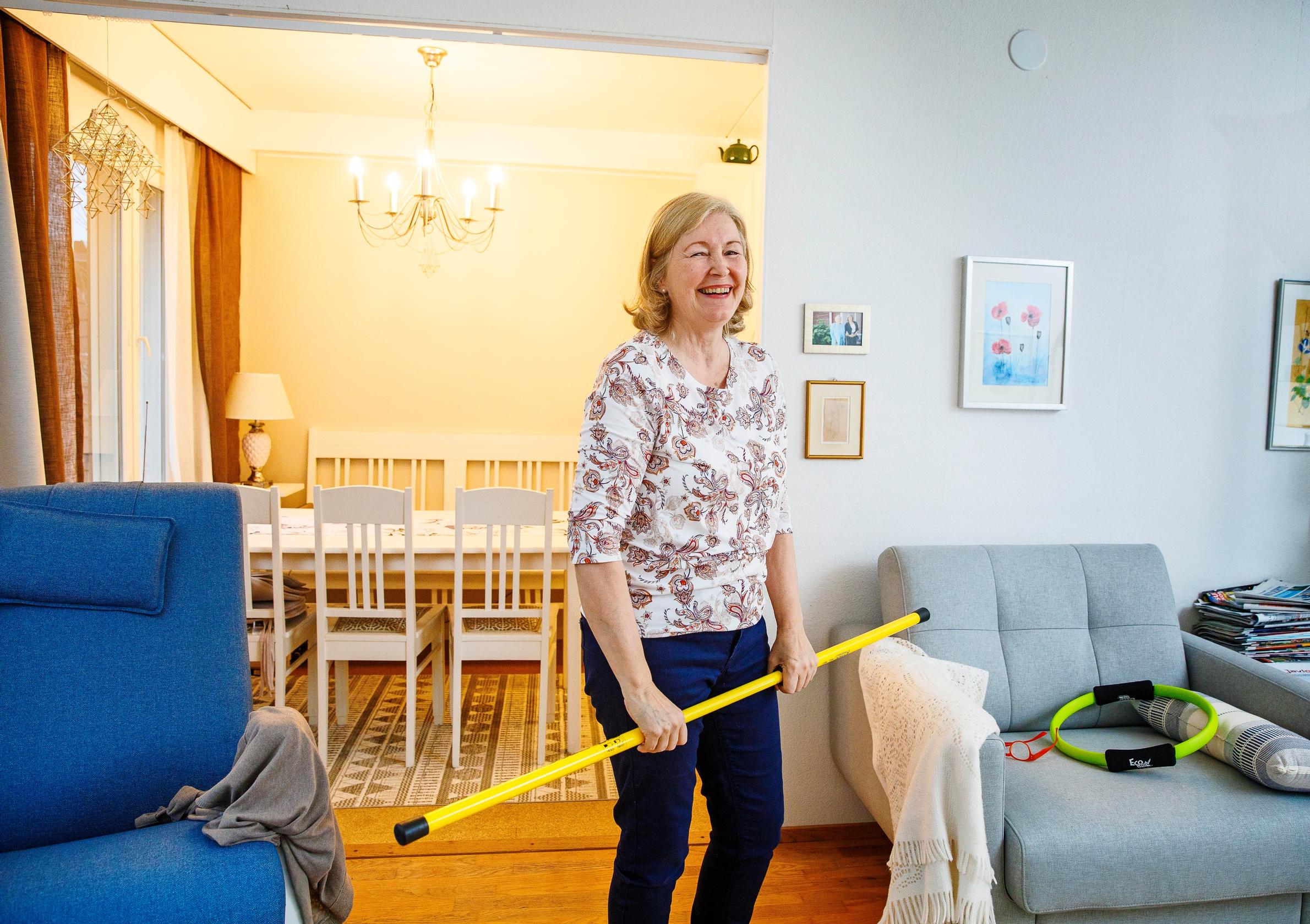 Leikkauksen jälkeen Tuijalle kehittyi jäätynyt olkapää. Se hidasti kuntoutumista.