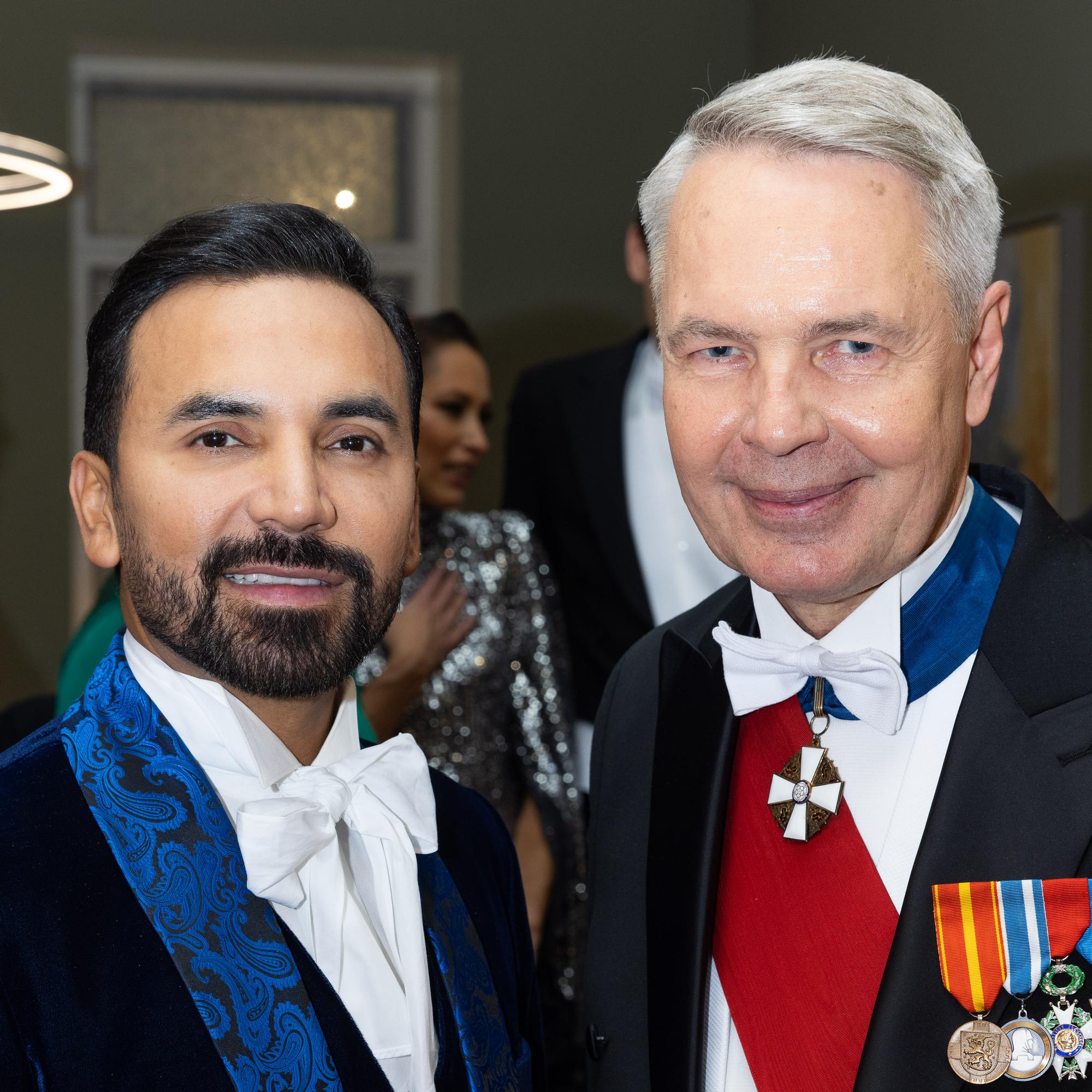 Kun Antonio Flores palaa lapsuudenkotiinsa Ecuadoriin hän huomaa suomalaistuneensa : ”Äiti tulee ovelle, että onko jokin hätänä”