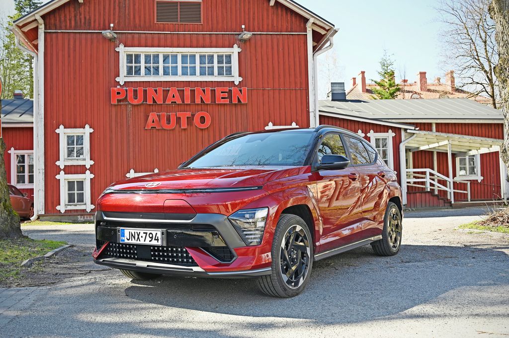 Hyundai Kona – Ulkonäkö muuttui sporttisemmaksi, mutta kiihtyvyys laski